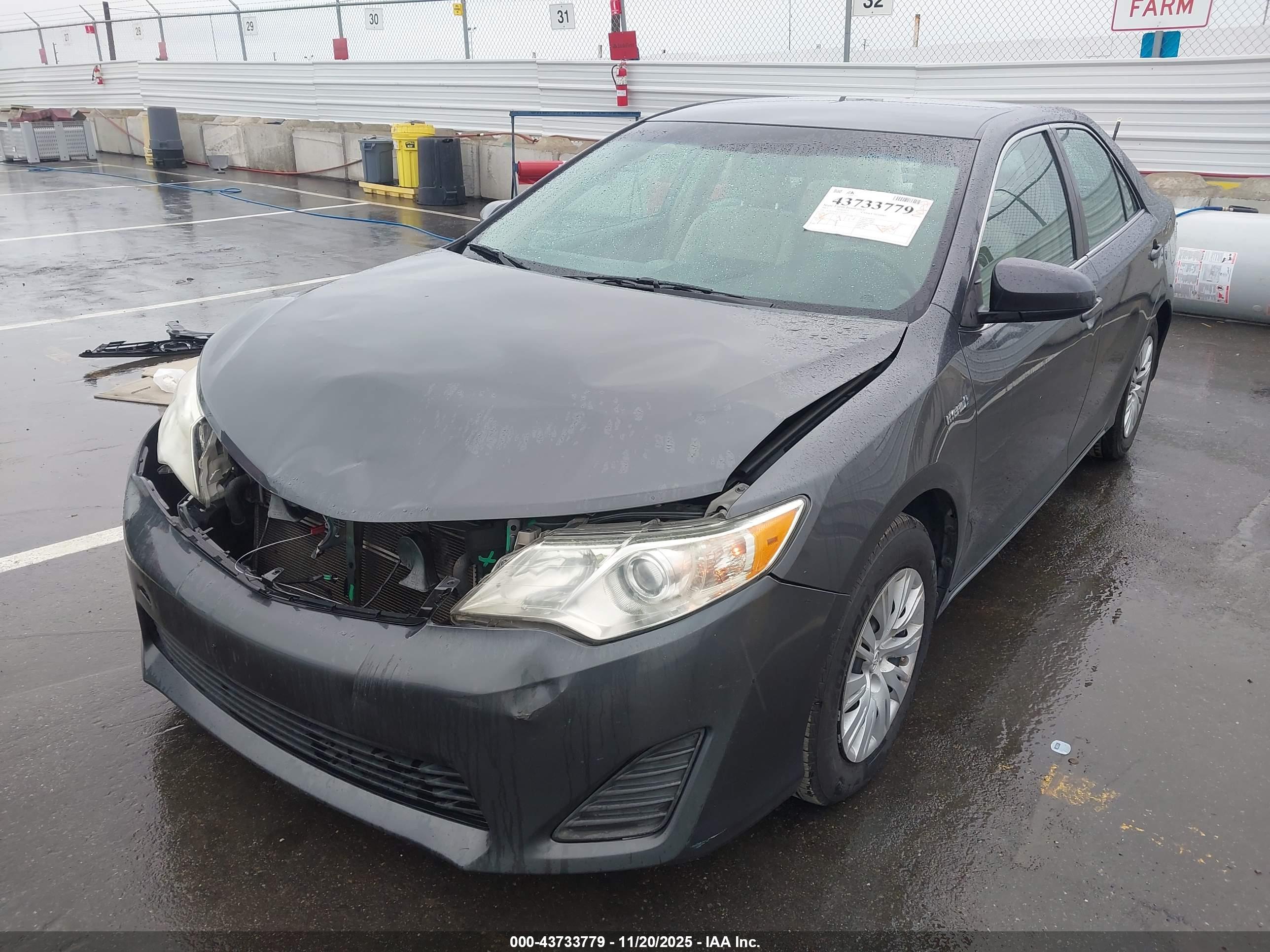 TOYOTA CAMRY image 6