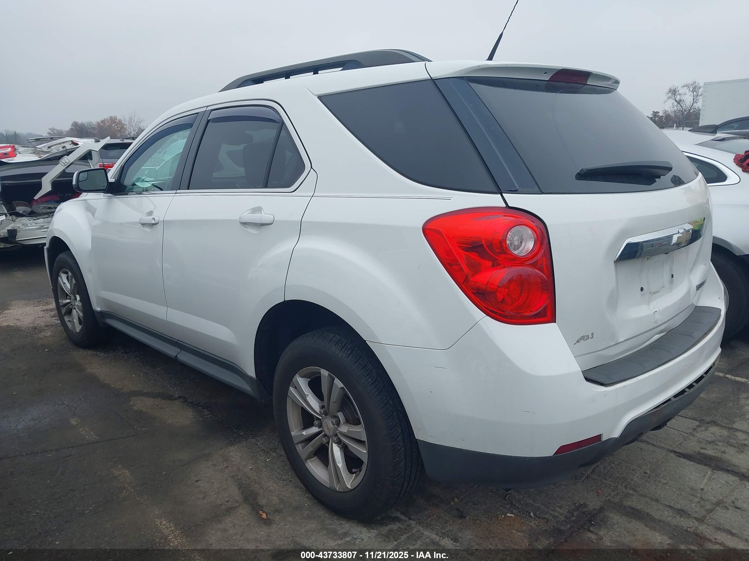 CHEVROLET EQUINOX image 3