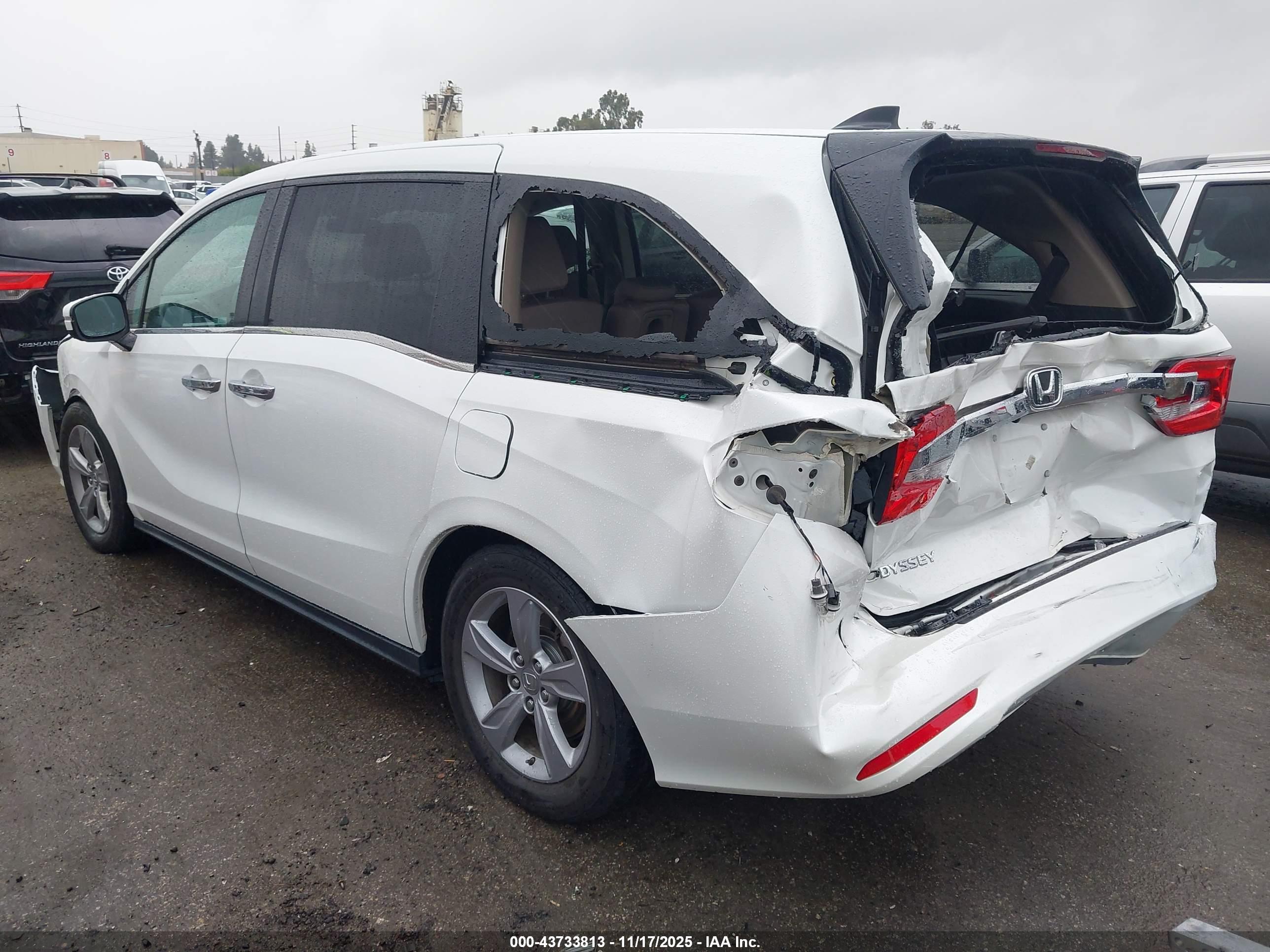 HONDA ODYSSEY image 3