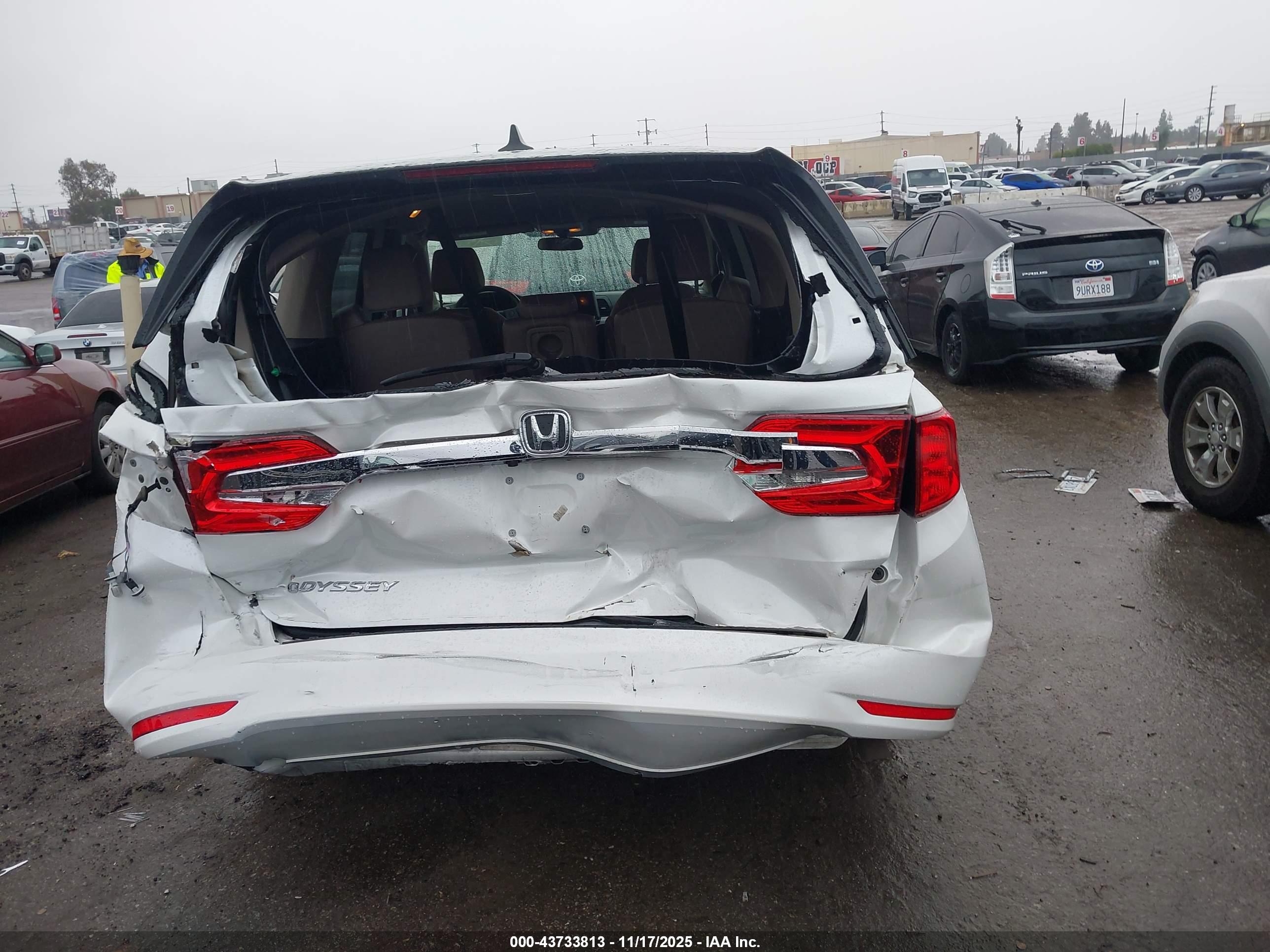 HONDA ODYSSEY image 6