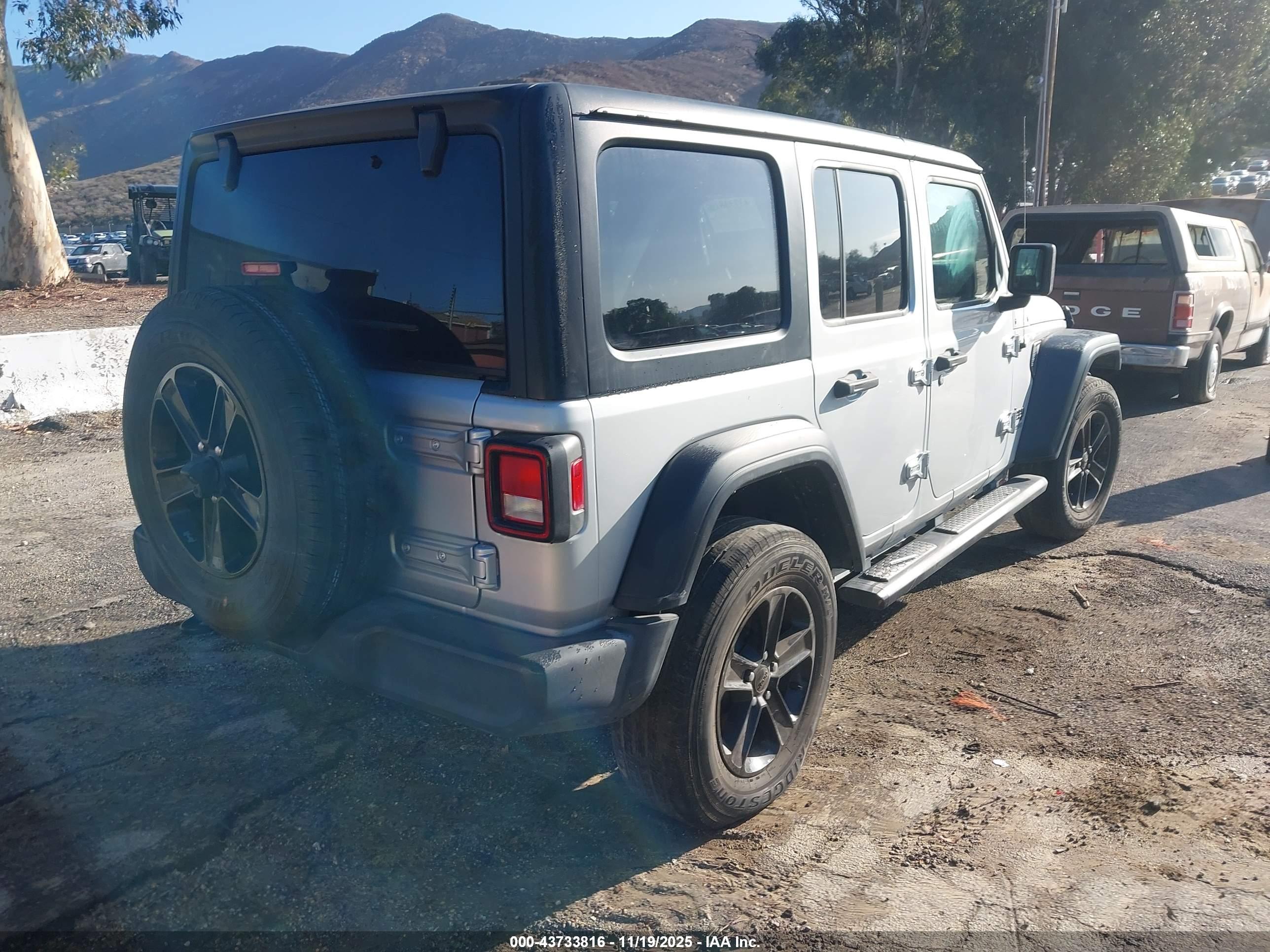 JEEP WRANGLER image 4
