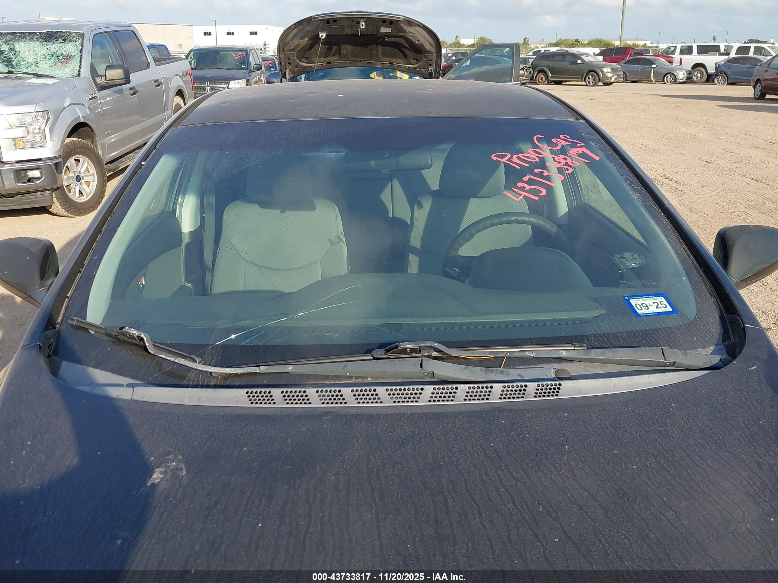 HYUNDAI ELANTRA image 6