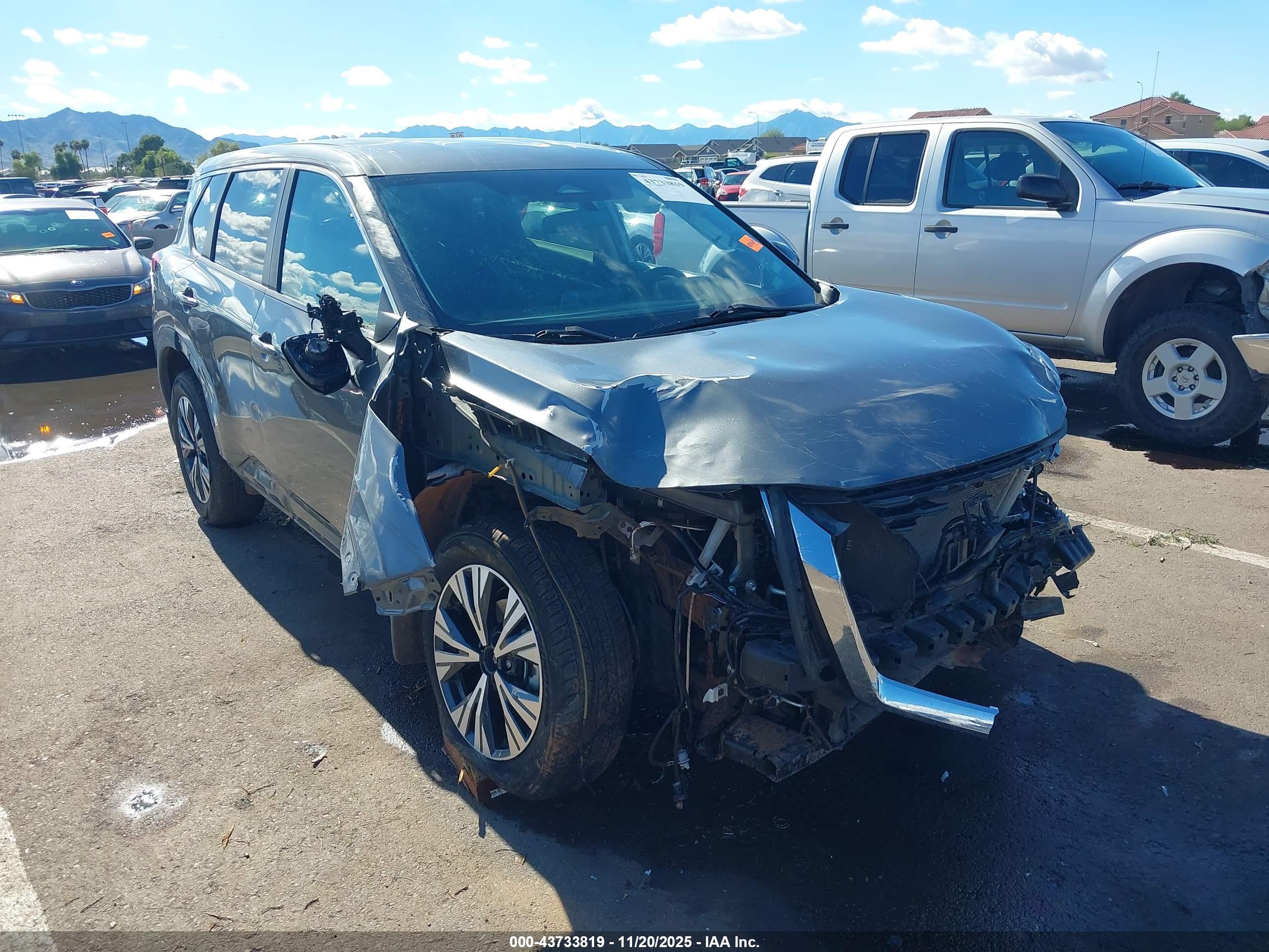 NISSAN ROGUE image 6