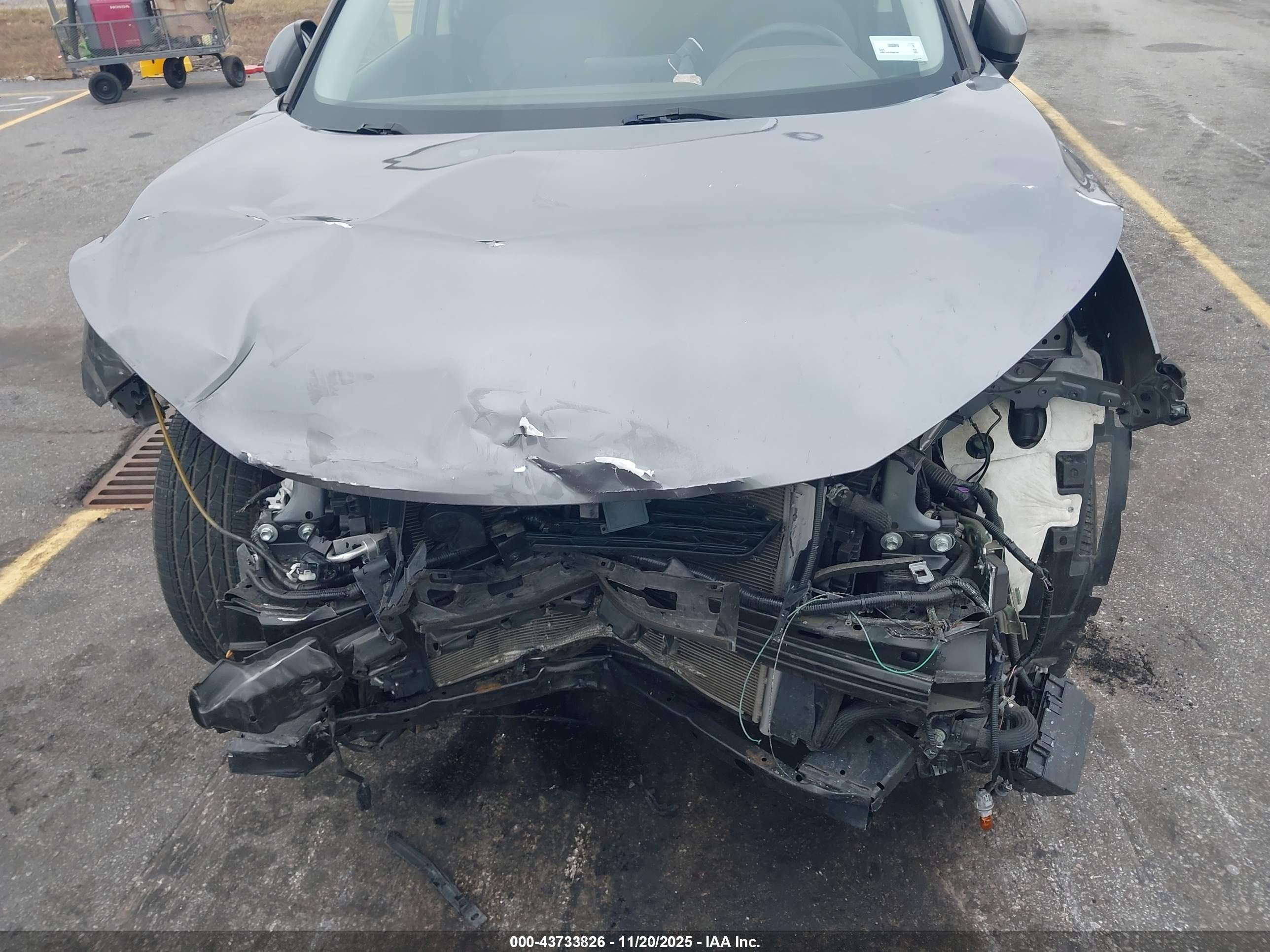 NISSAN ROGUE image 6