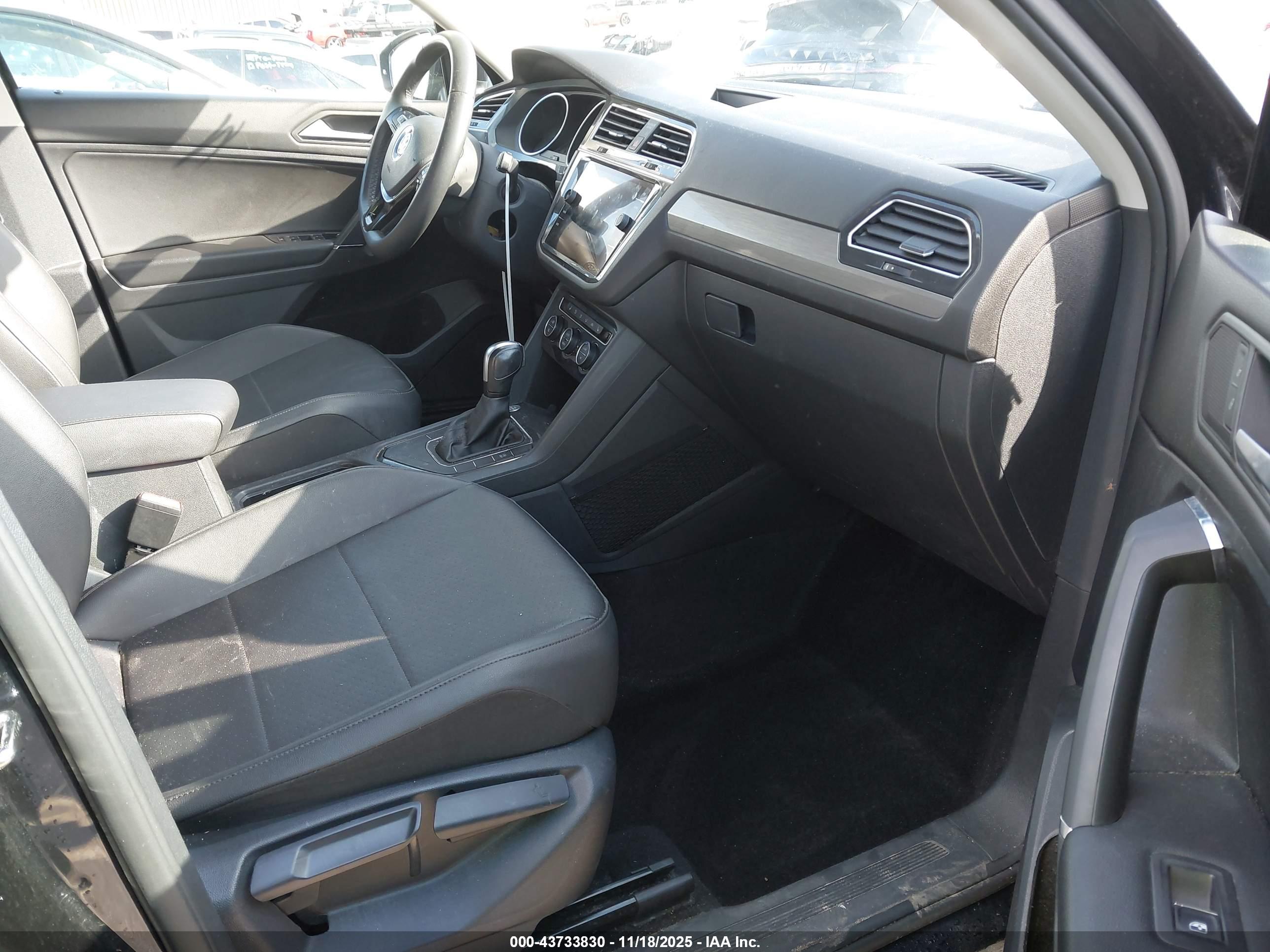 VOLKSWAGEN TIGUAN image 5
