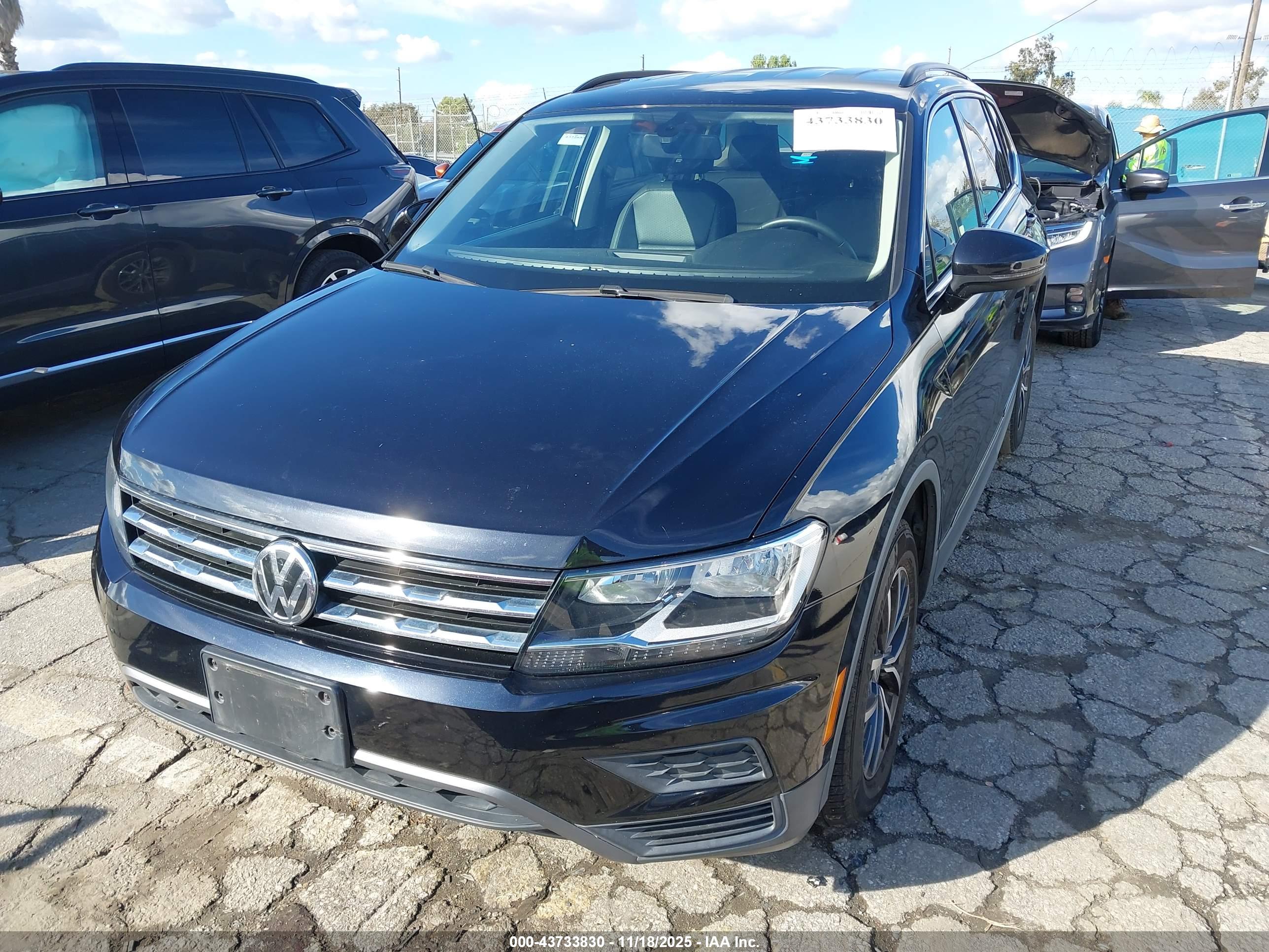 VOLKSWAGEN TIGUAN image 6