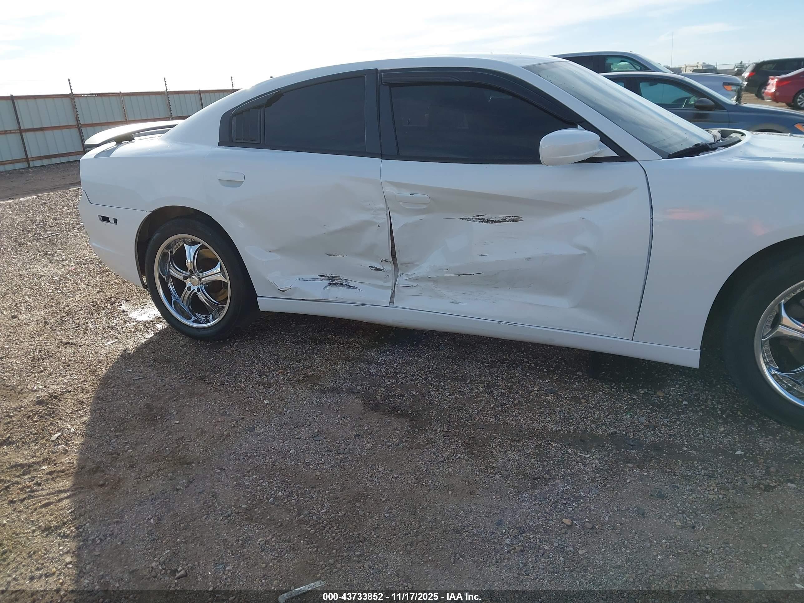 DODGE CHARGER image 6