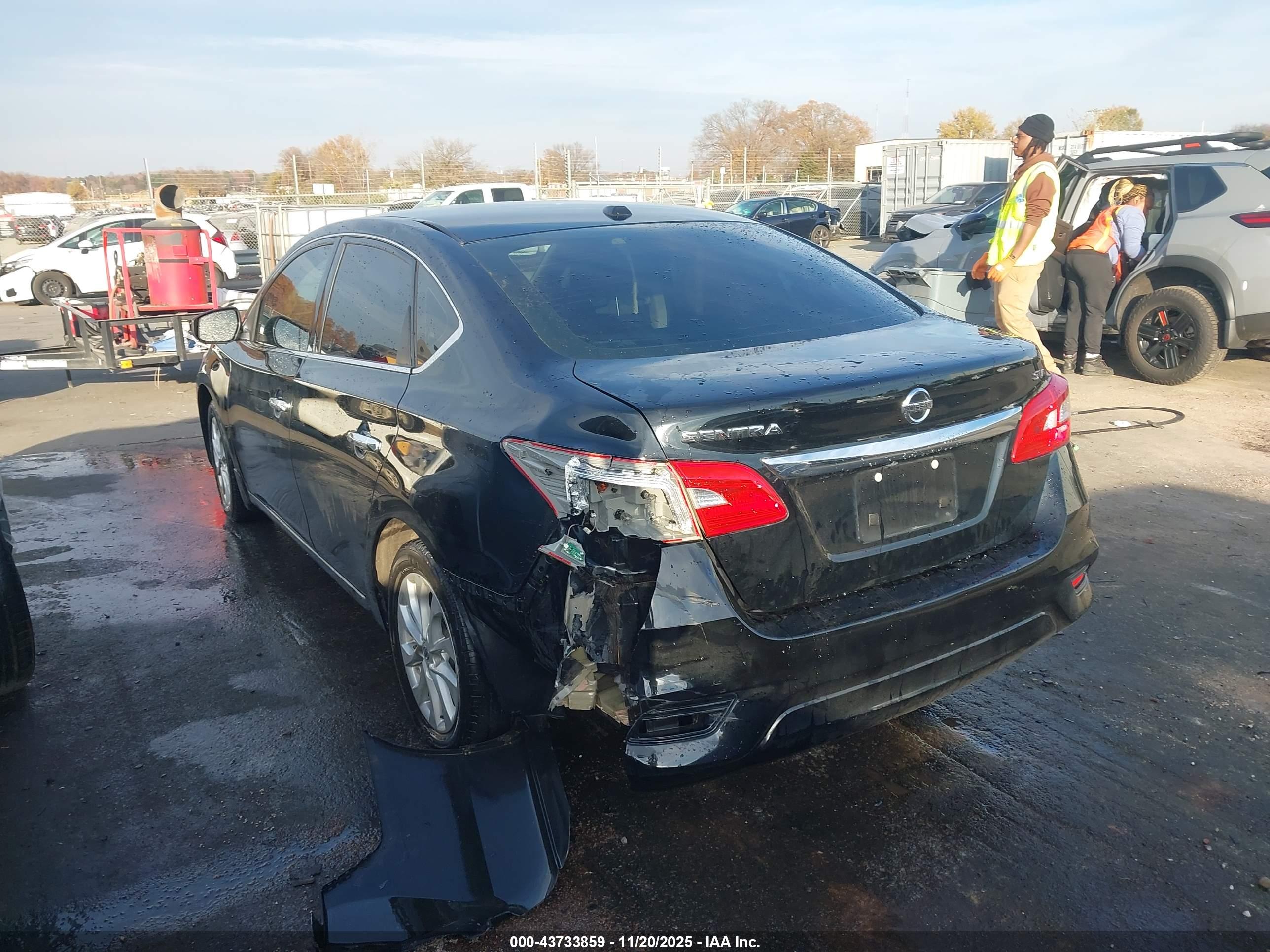 NISSAN SENTRA image 3