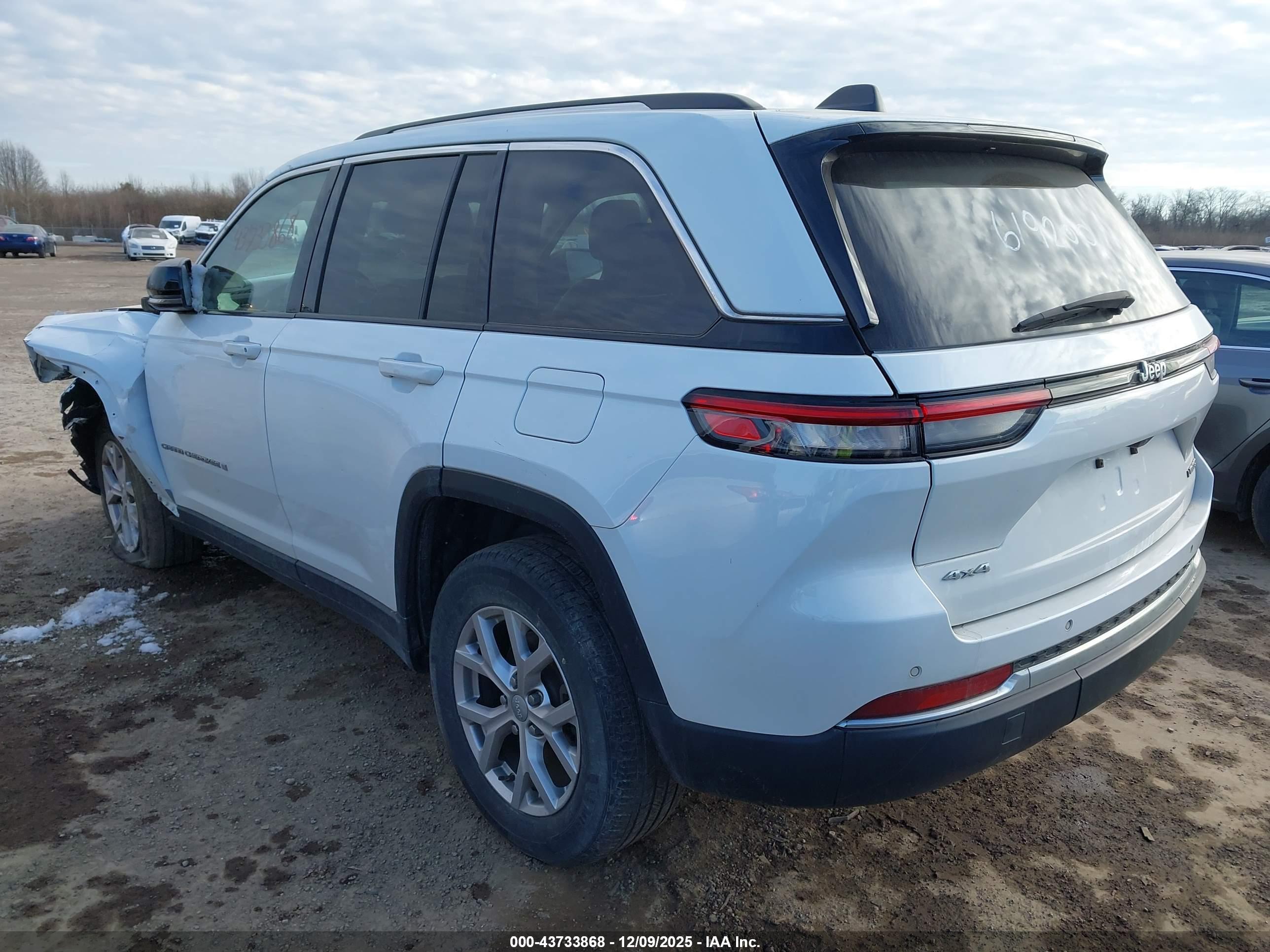 JEEP GRAND image 3