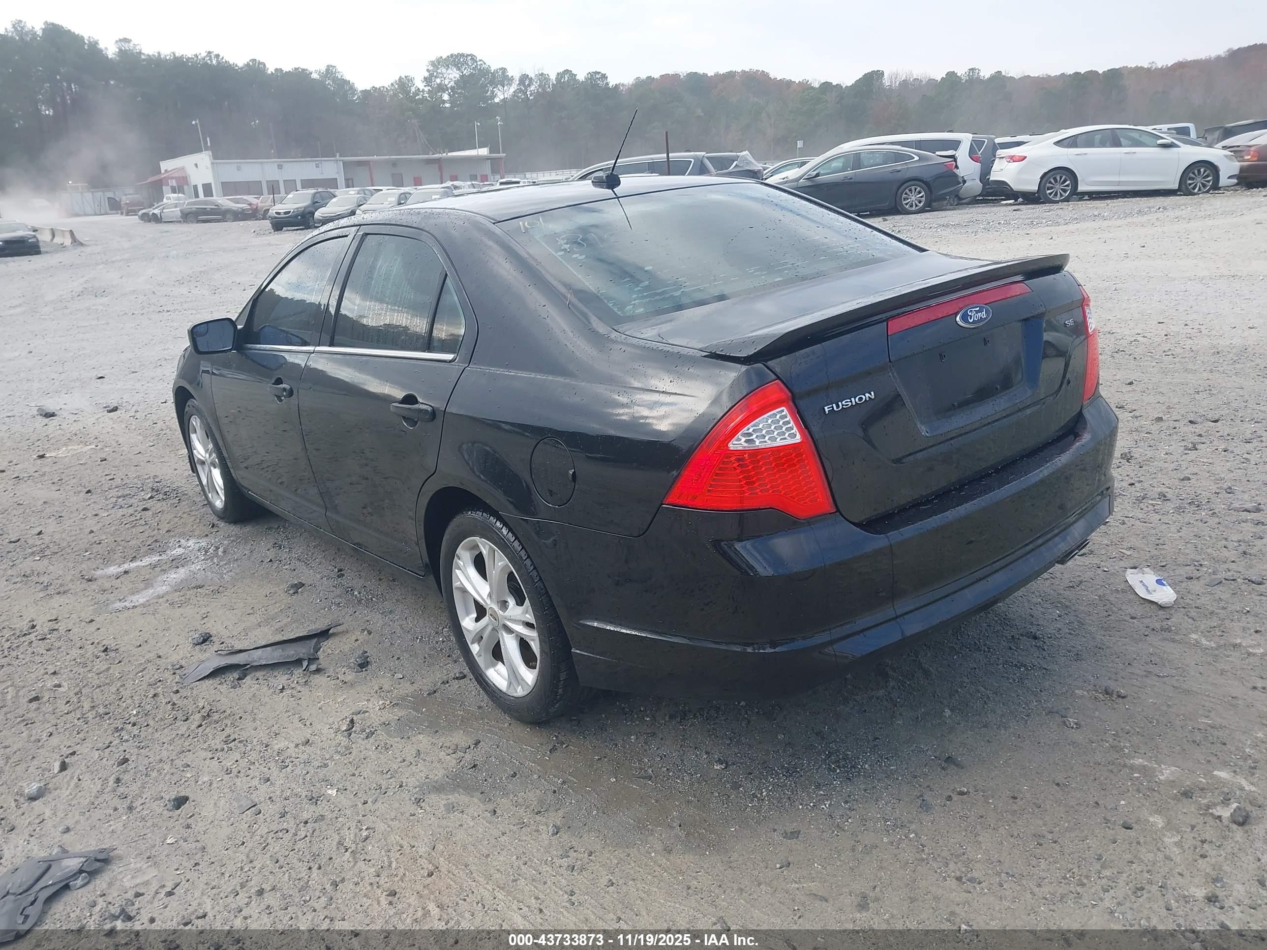 FORD FUSION image 3