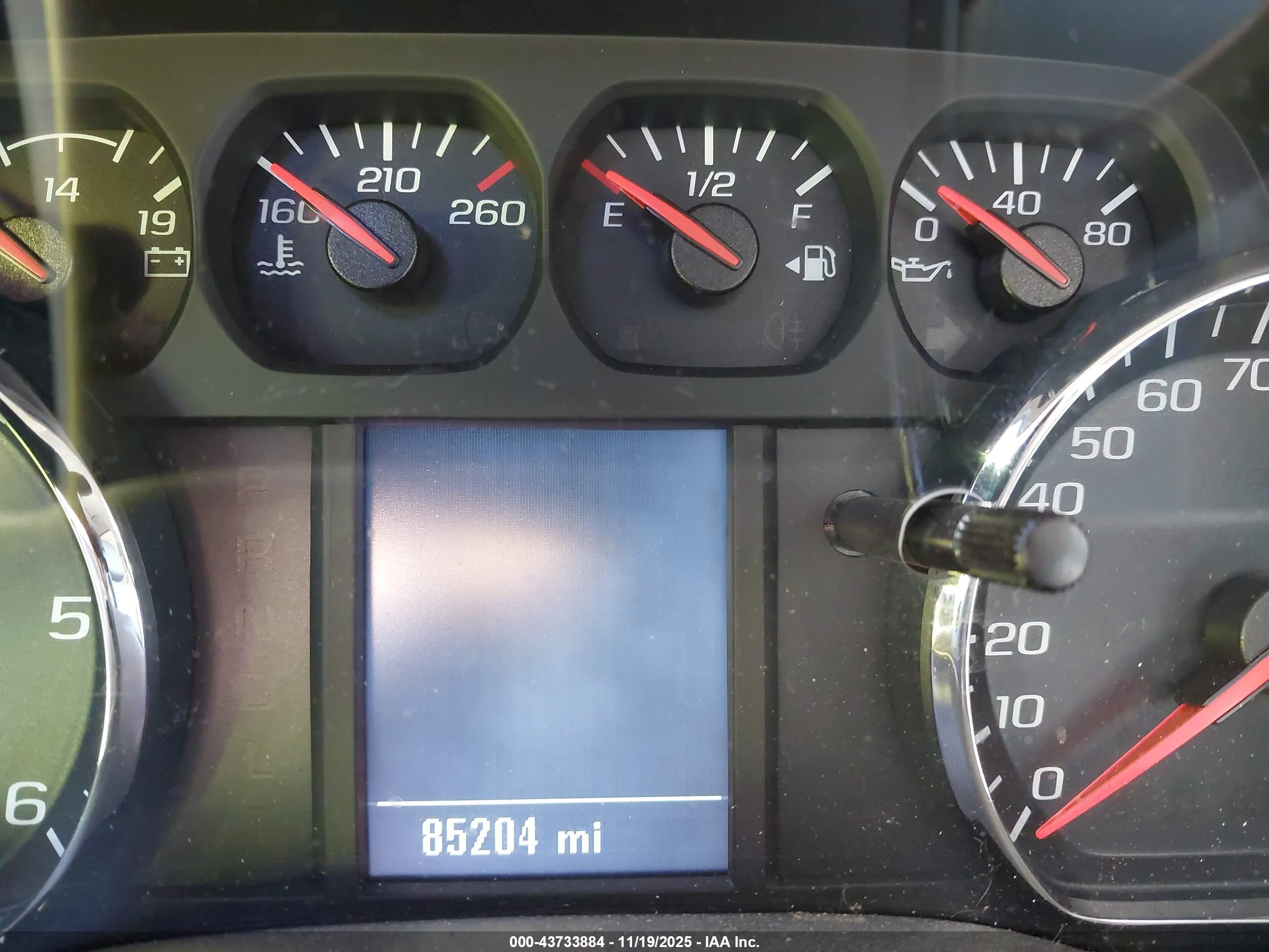CHEVROLET SILVERADO image 7