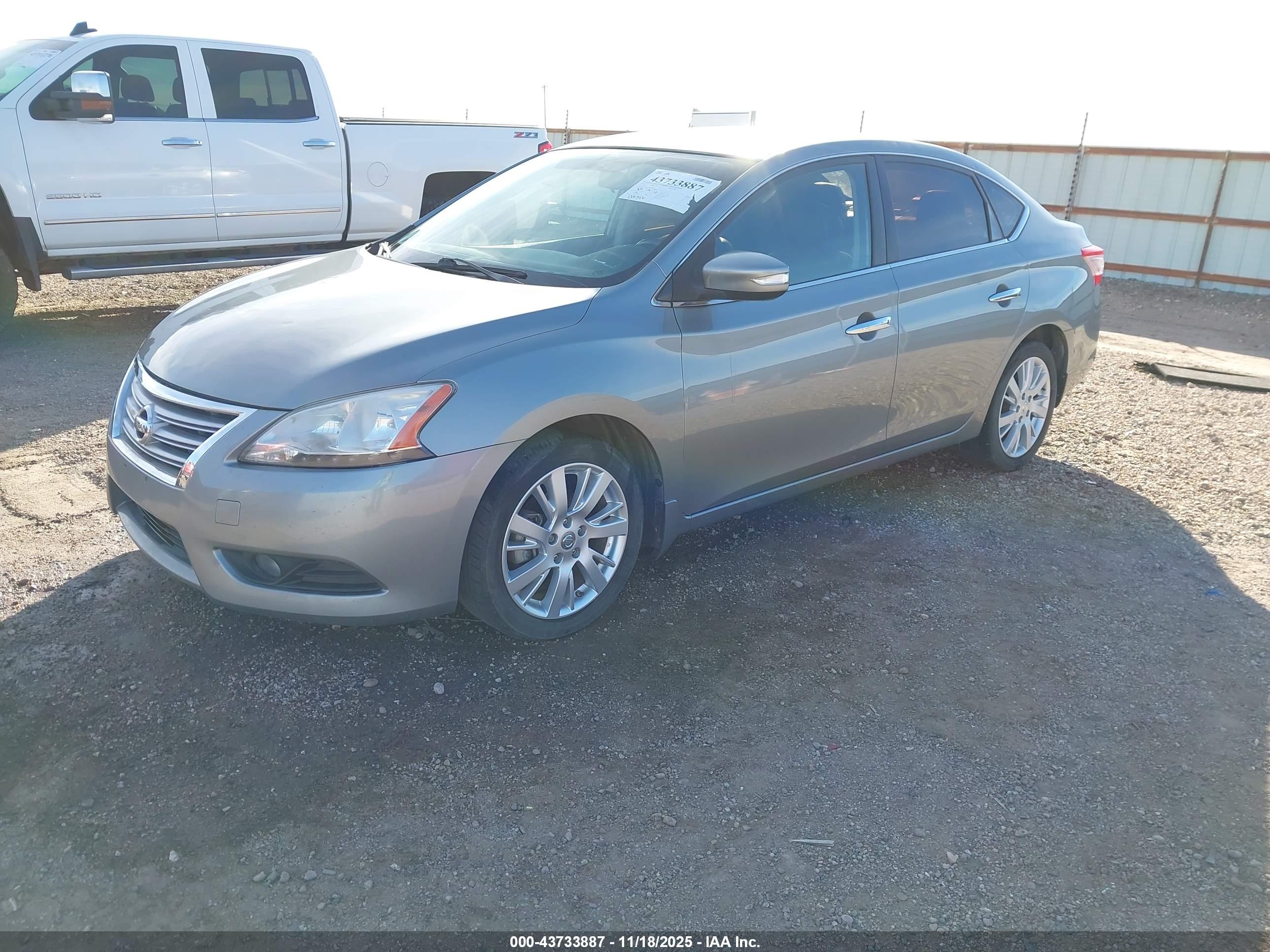 NISSAN SENTRA image 2