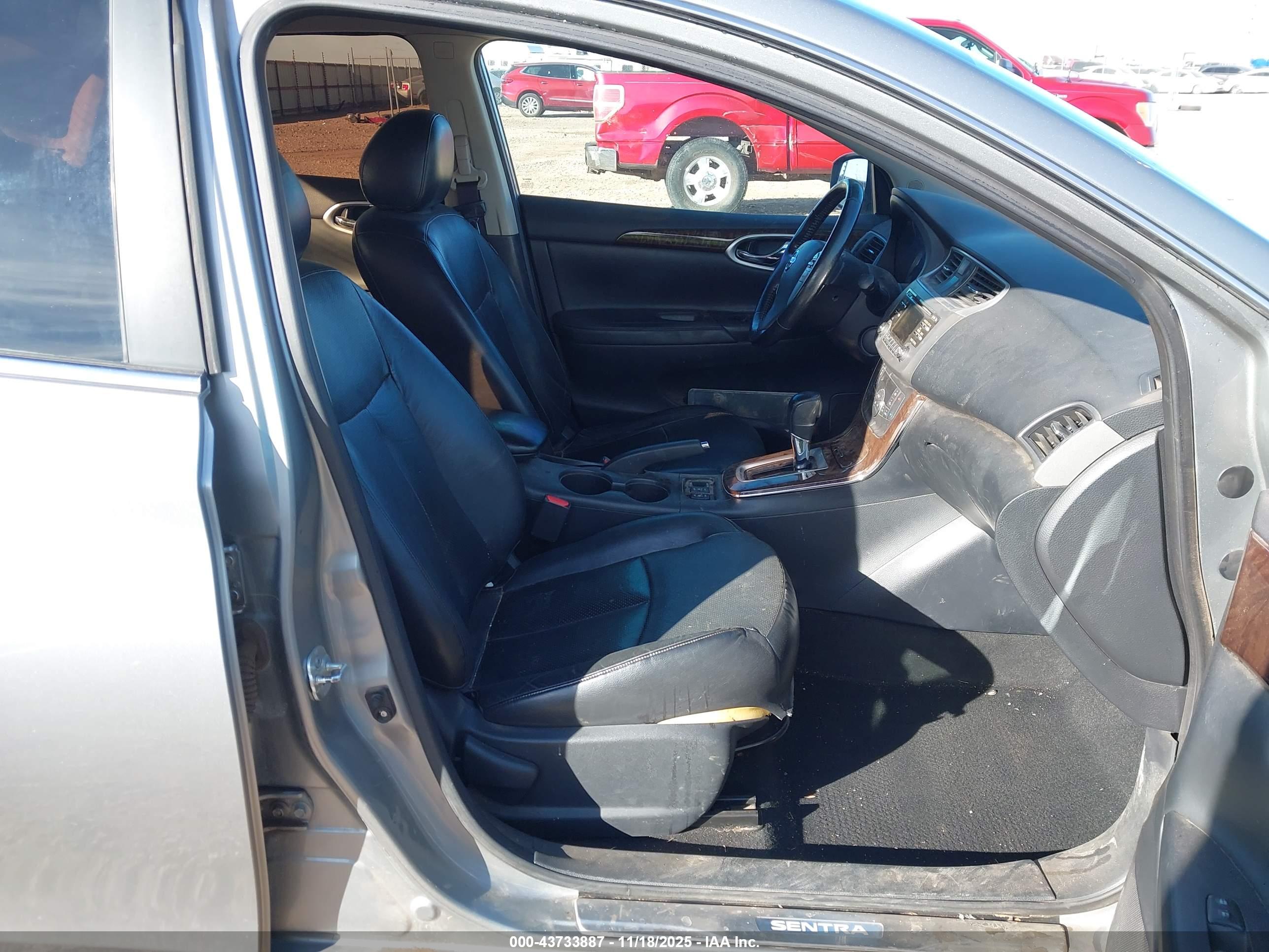 NISSAN SENTRA image 5