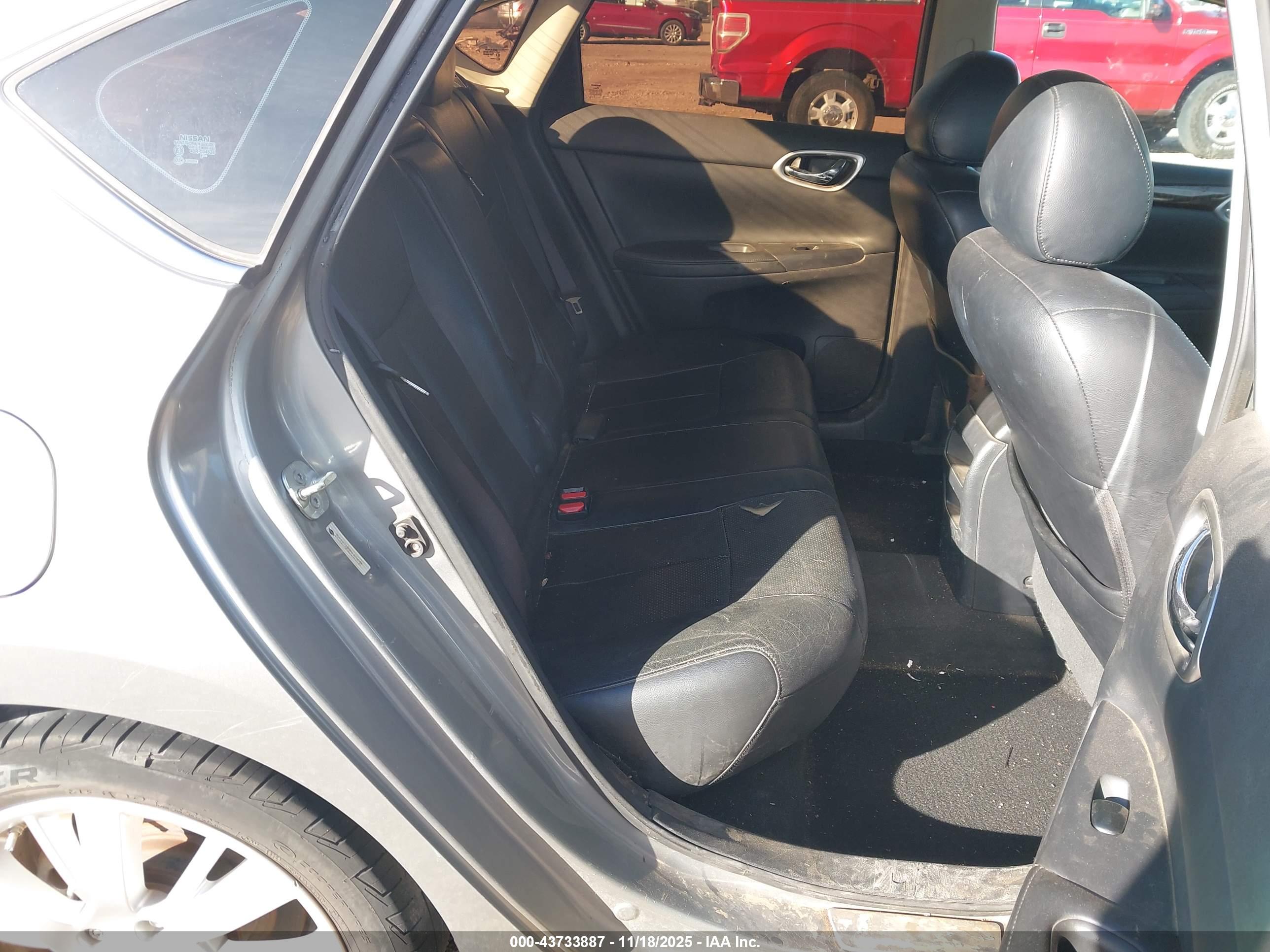 NISSAN SENTRA image 8