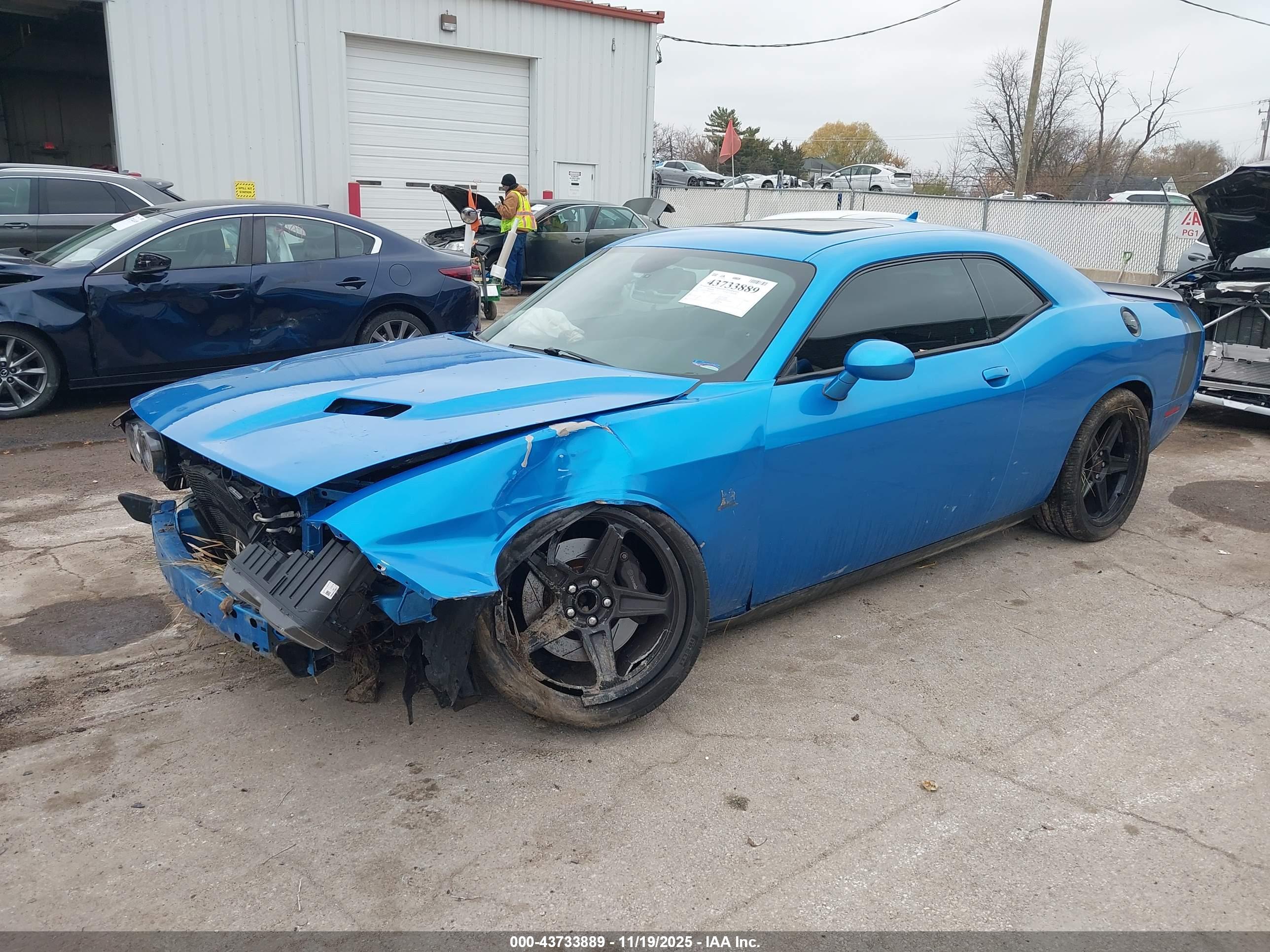 DODGE CHALLENGER image 2