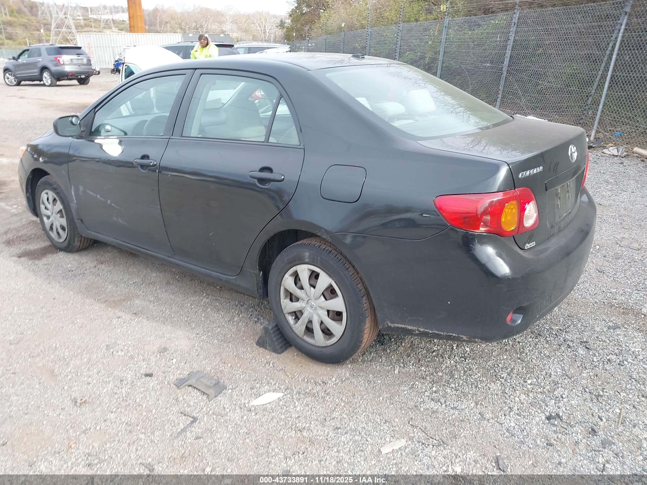 TOYOTA COROLLA image 3