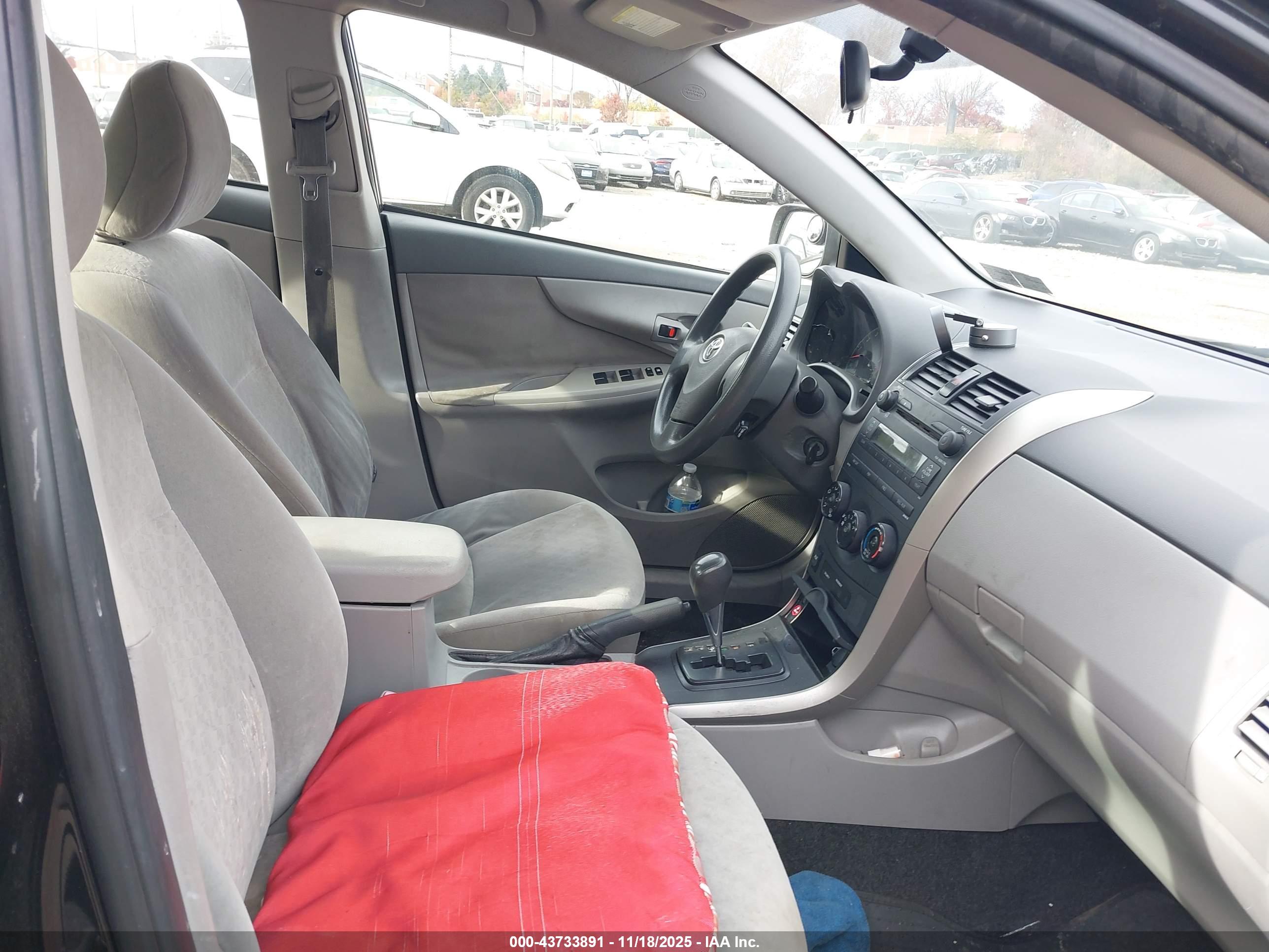 TOYOTA COROLLA image 5