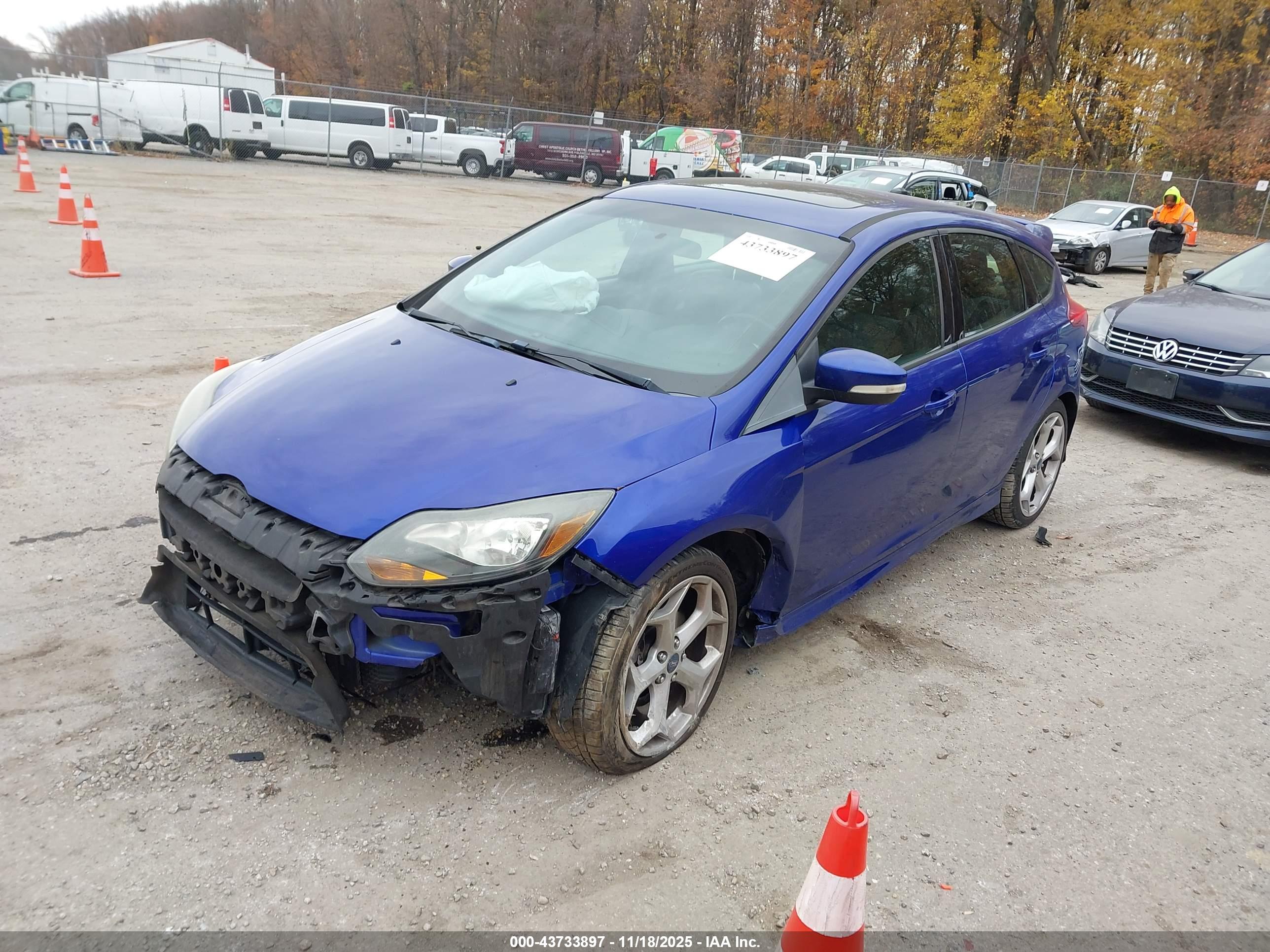 FORD FOCUS image 2