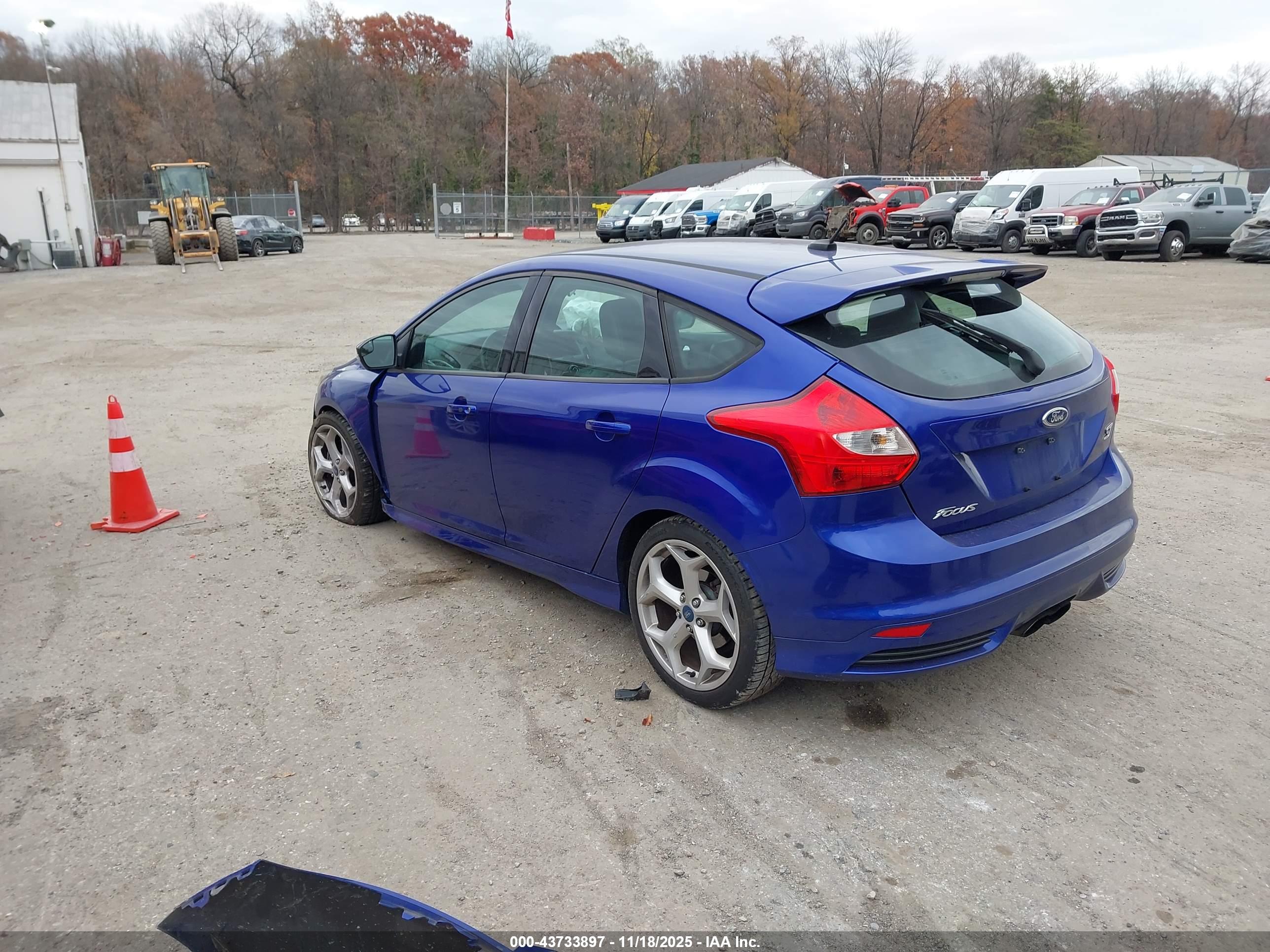 FORD FOCUS image 3