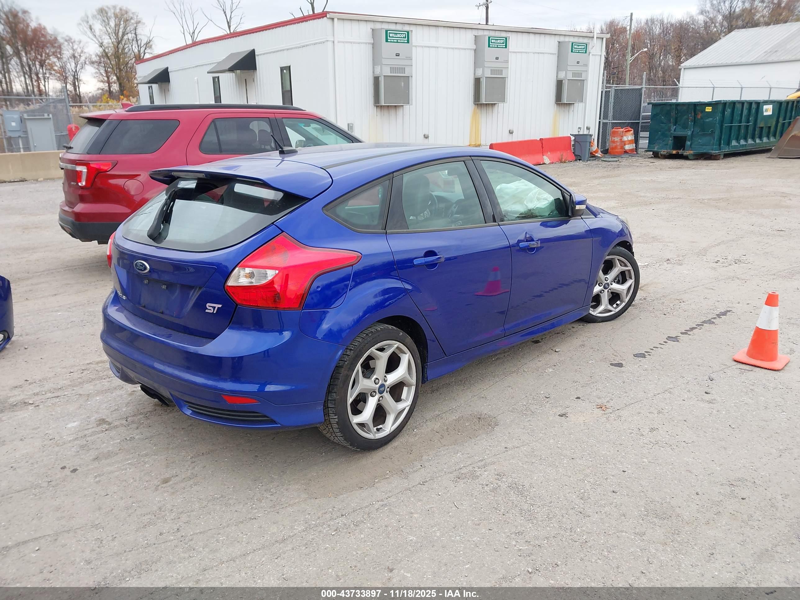 FORD FOCUS image 4