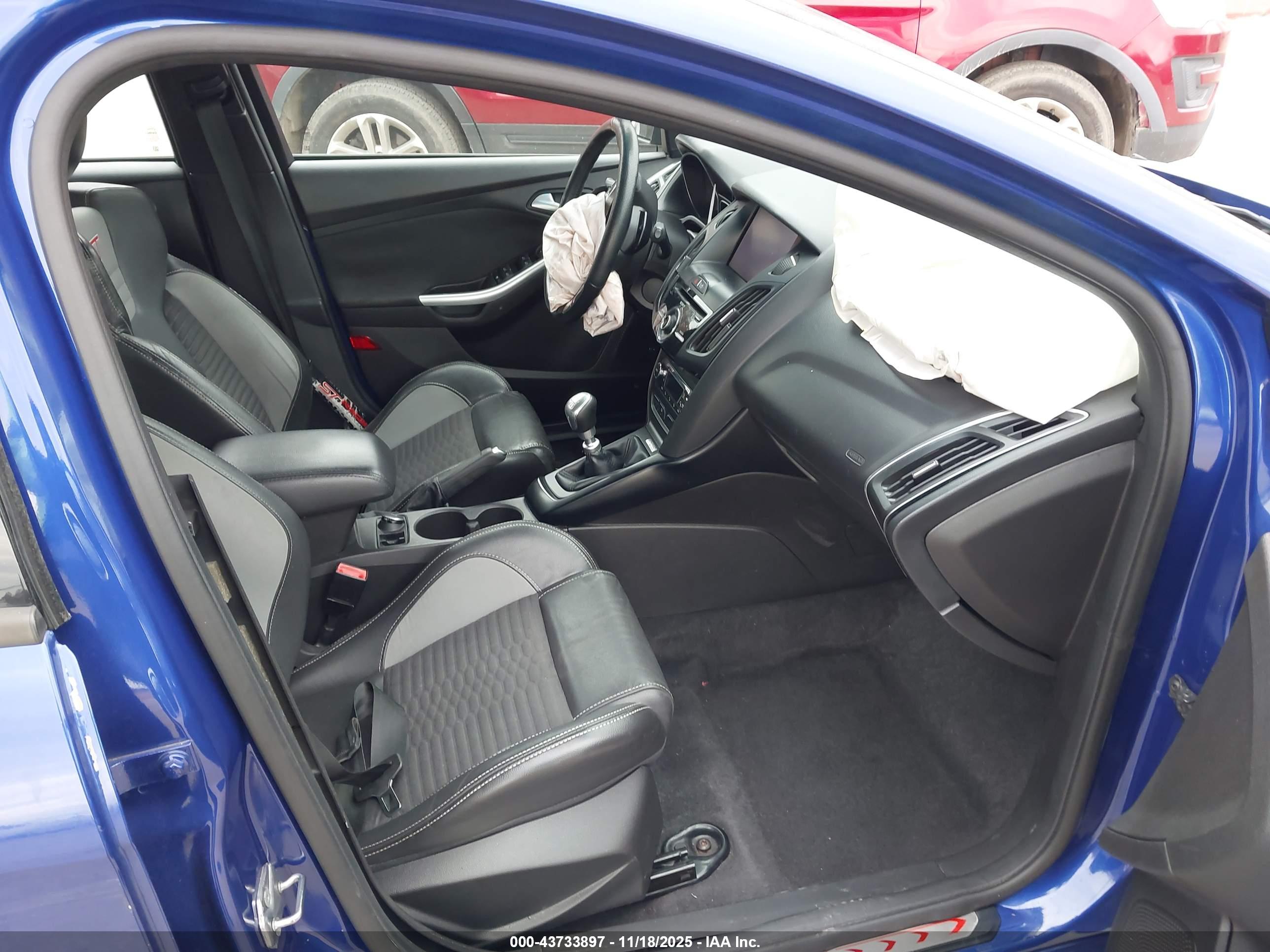 FORD FOCUS image 5