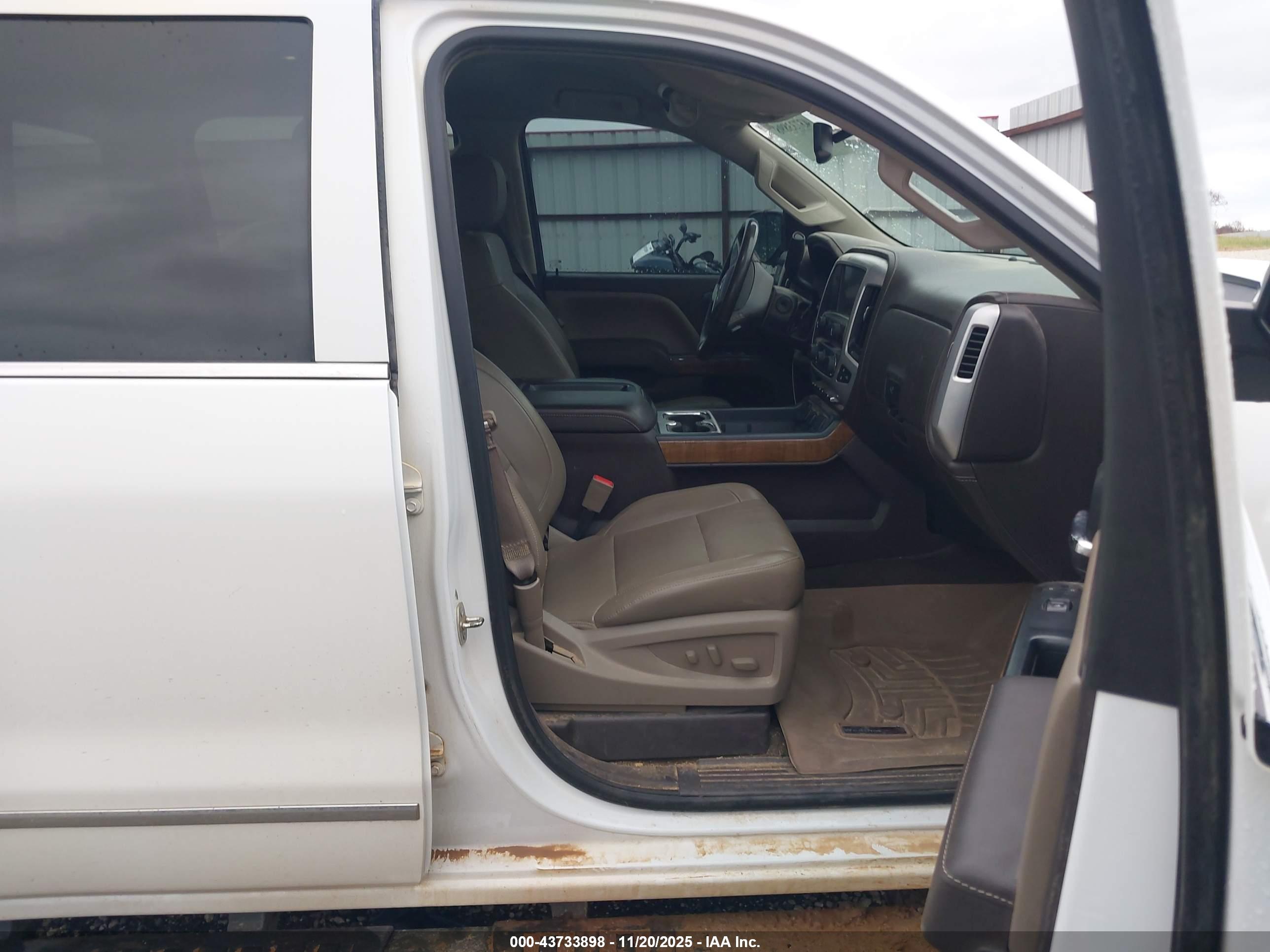 GMC SIERRA image 5