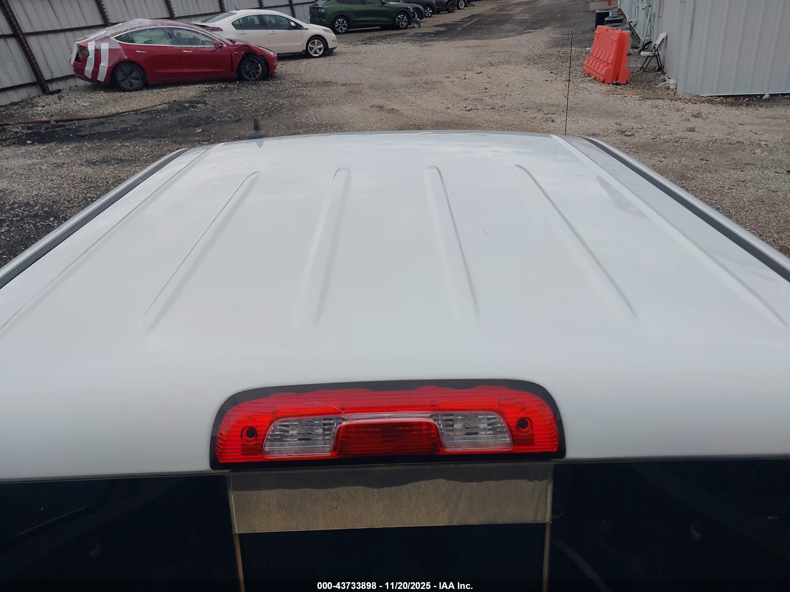 GMC SIERRA image 6