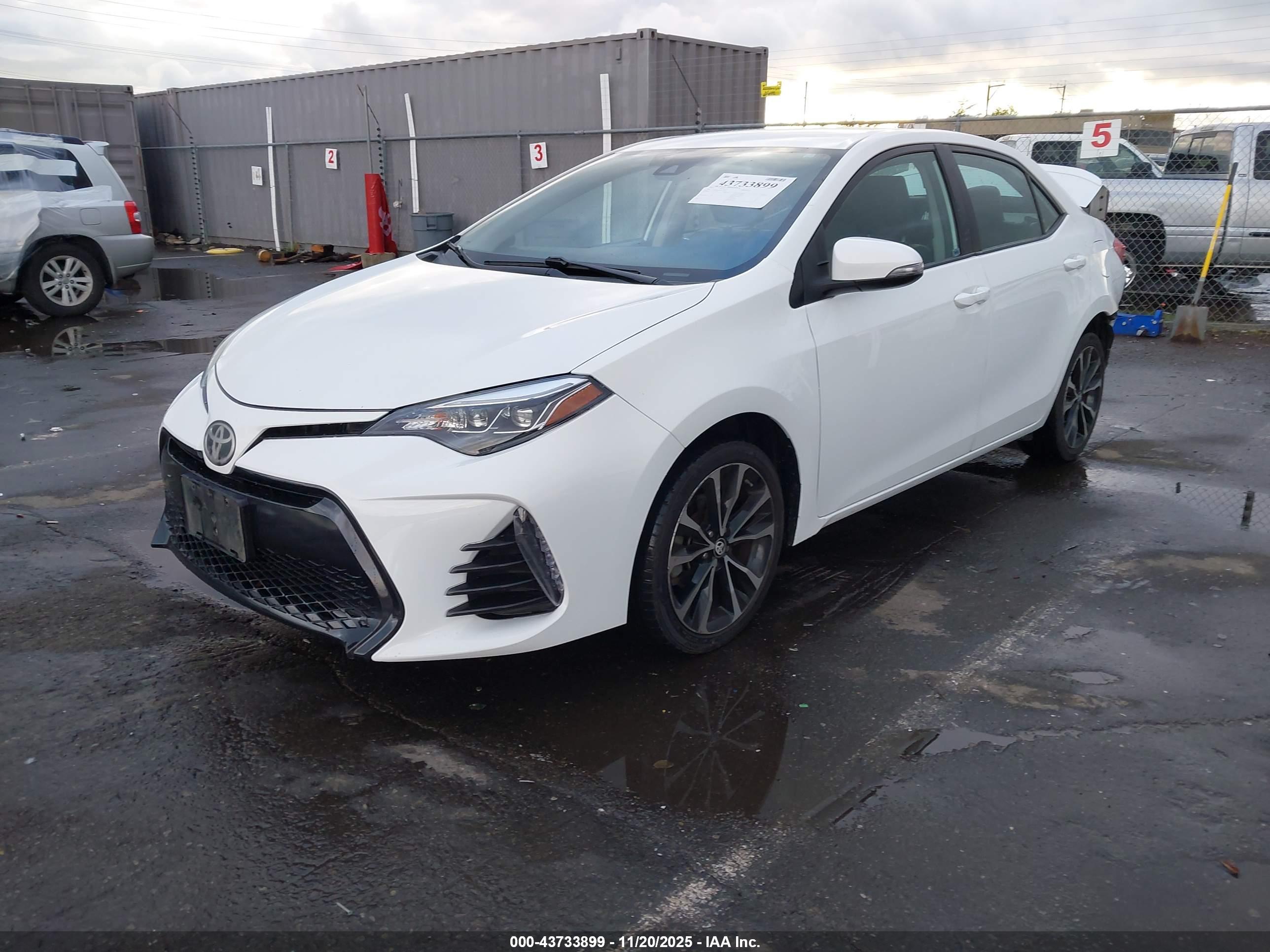 TOYOTA COROLLA image 2
