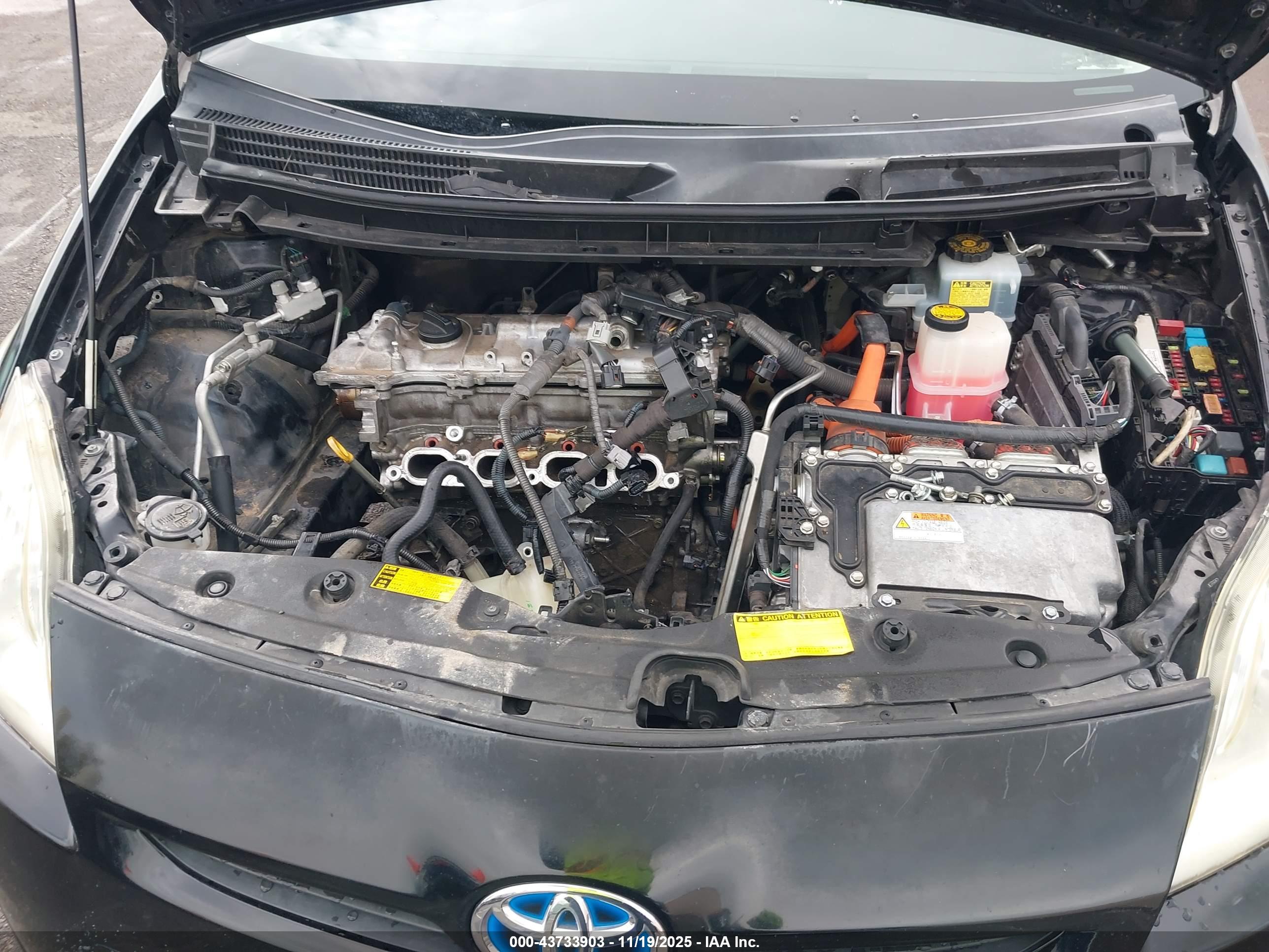 TOYOTA PRIUS image 10