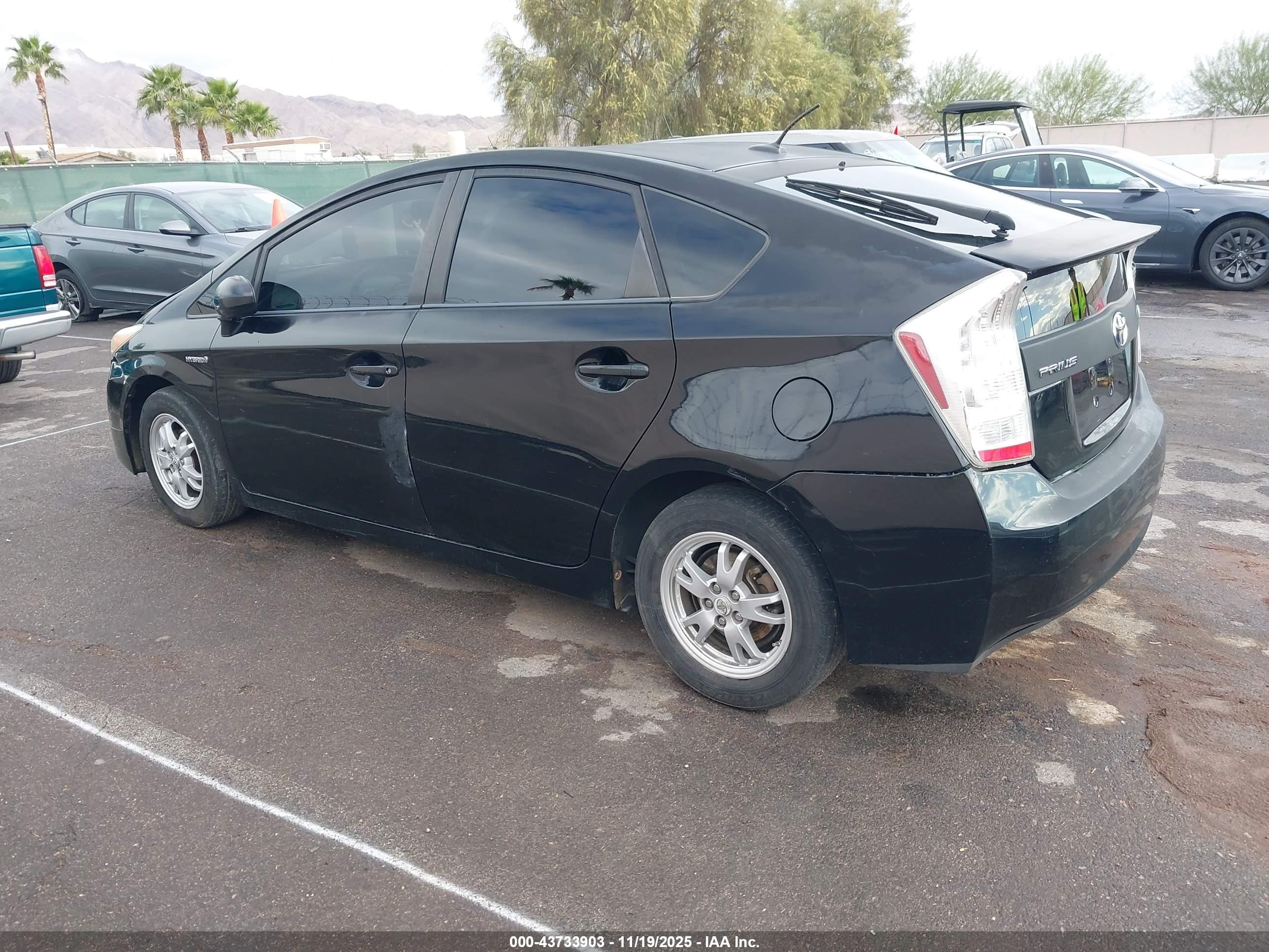 TOYOTA PRIUS image 3