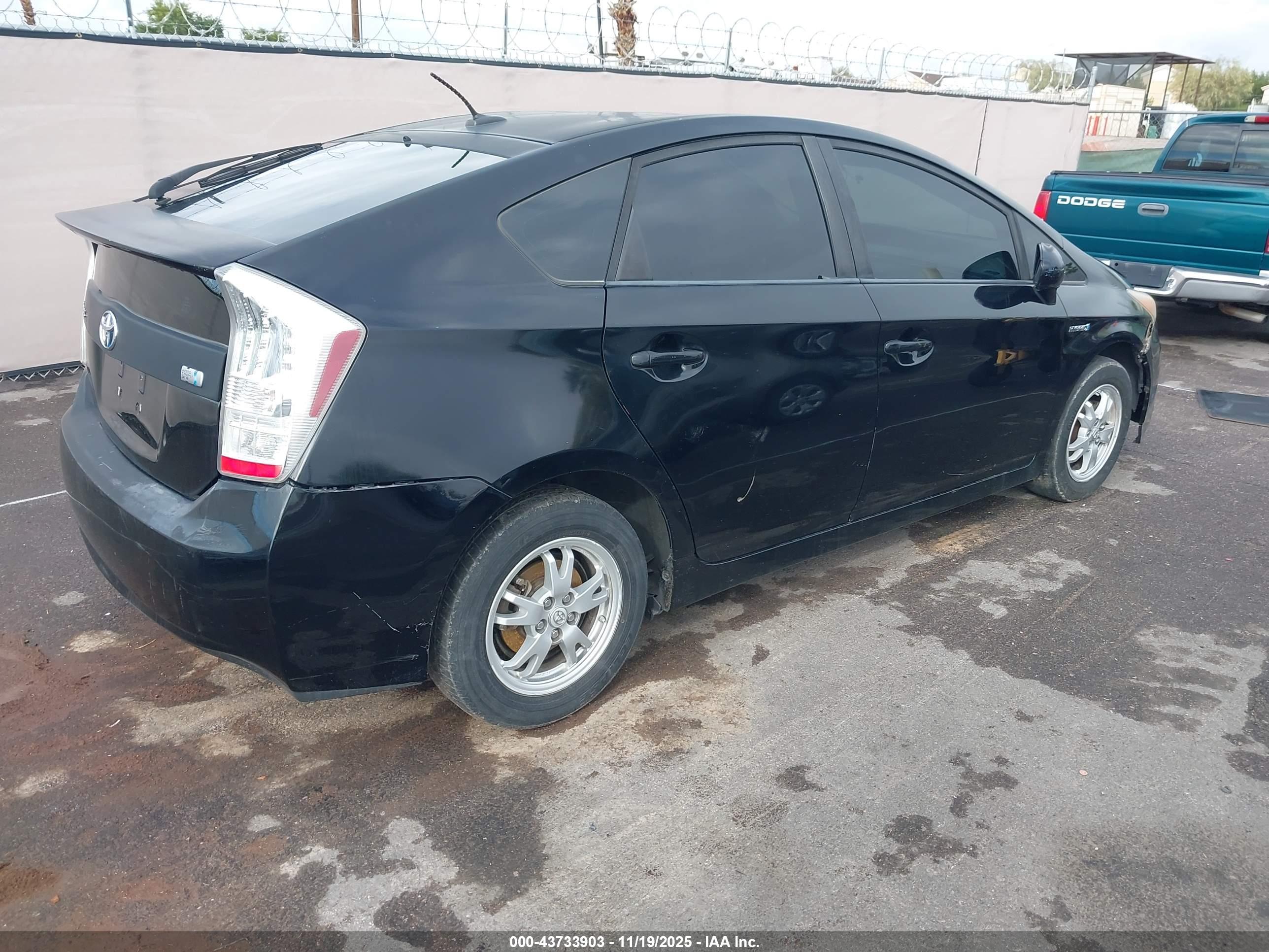 TOYOTA PRIUS image 4