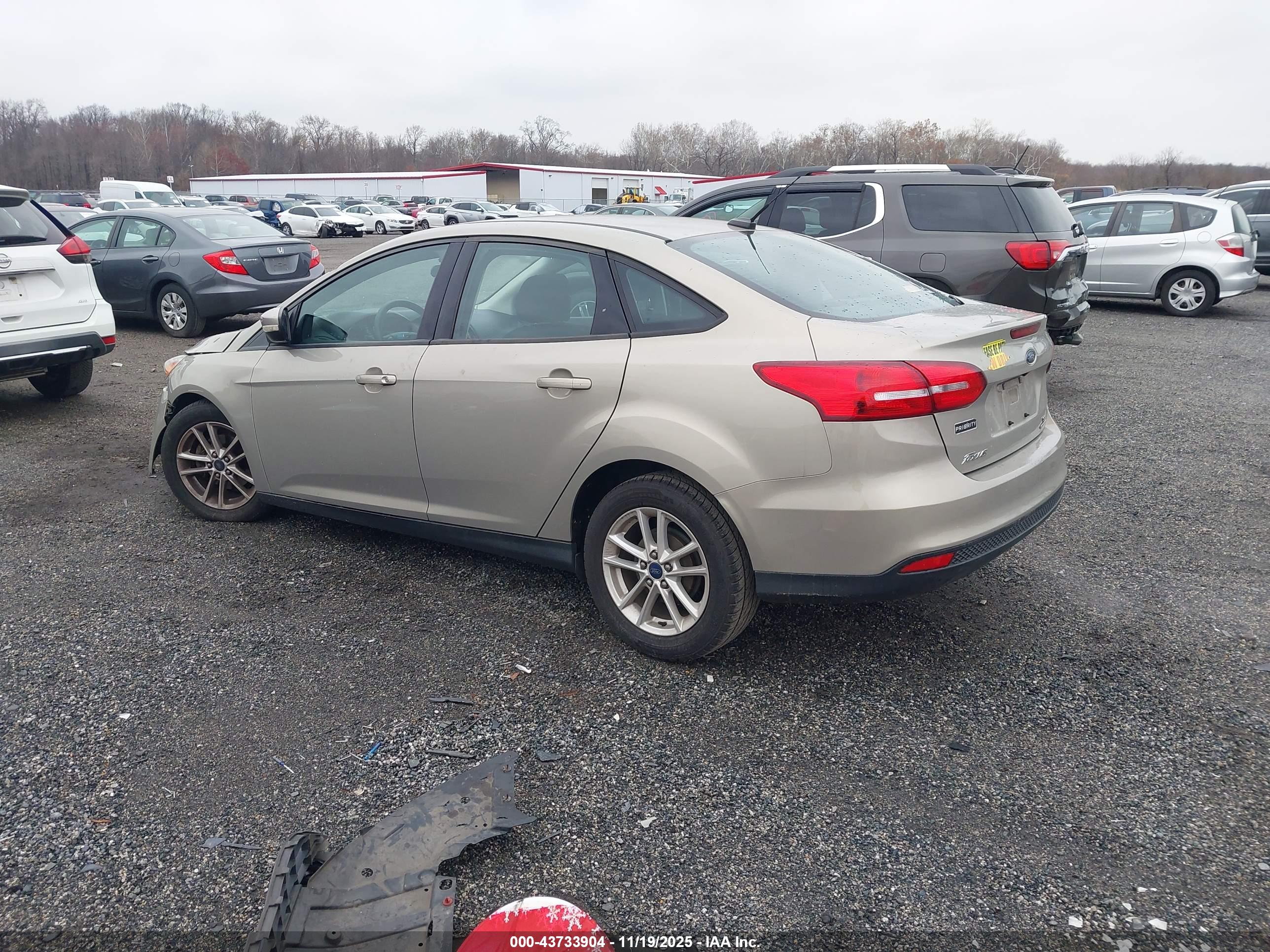 FORD FOCUS image 3