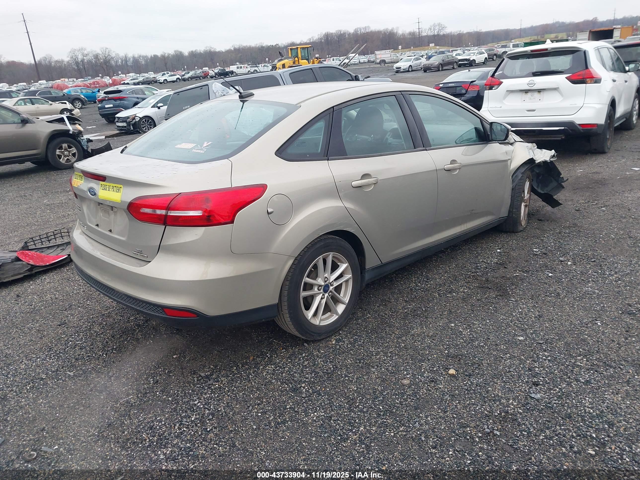 FORD FOCUS image 4