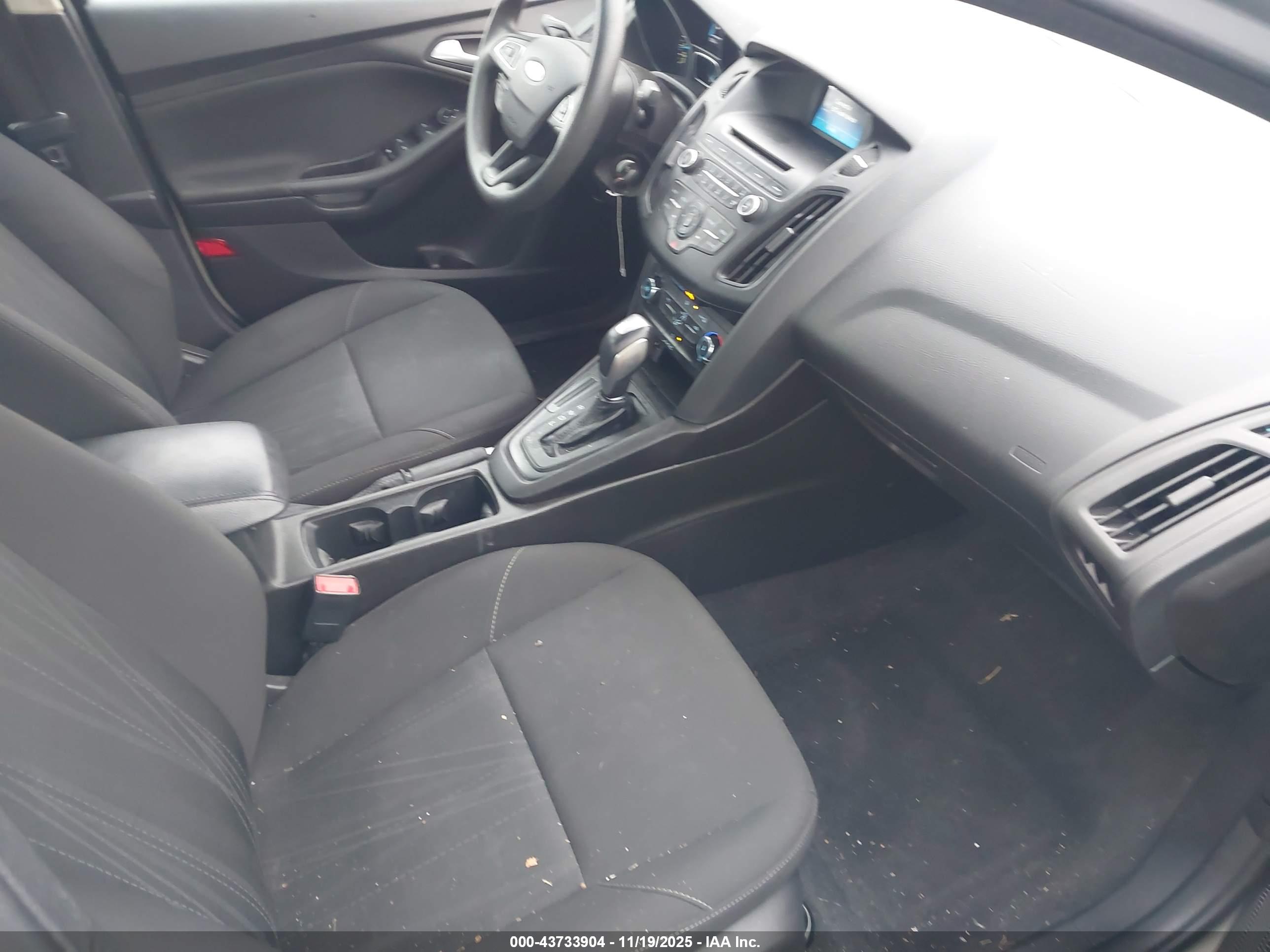 FORD FOCUS image 5