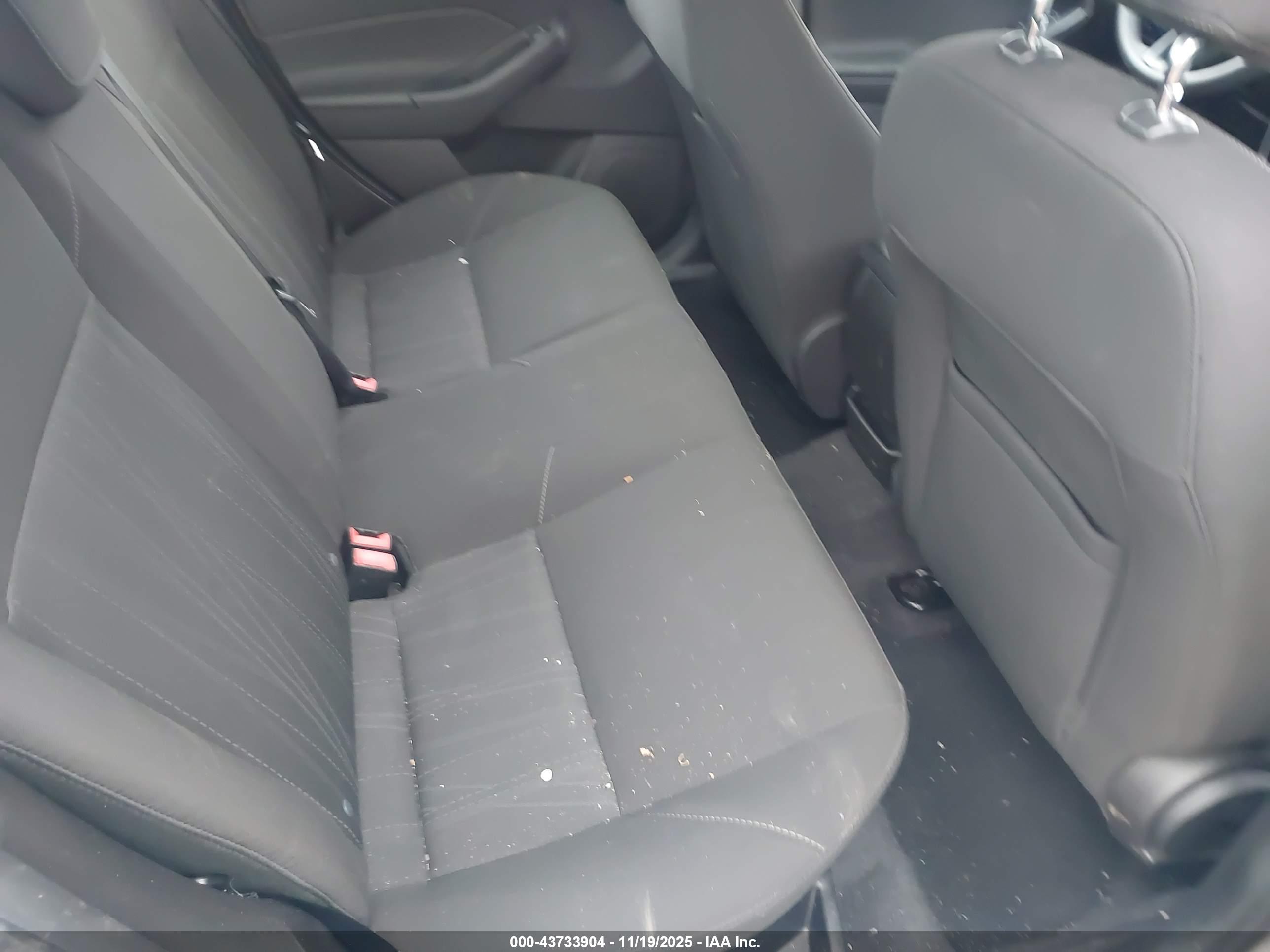 FORD FOCUS image 8