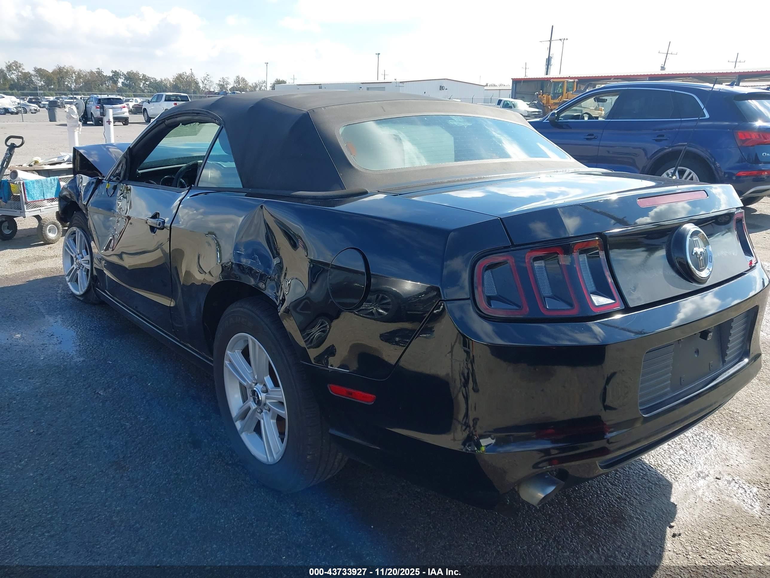 FORD MUSTANG image 3