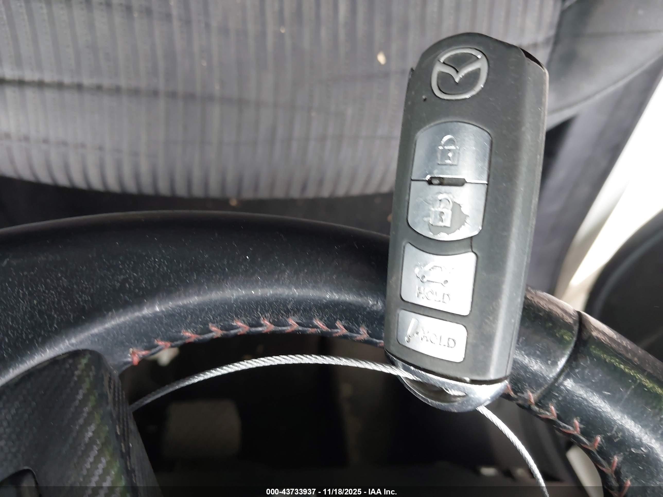 MAZDA MAZDA3 image 11