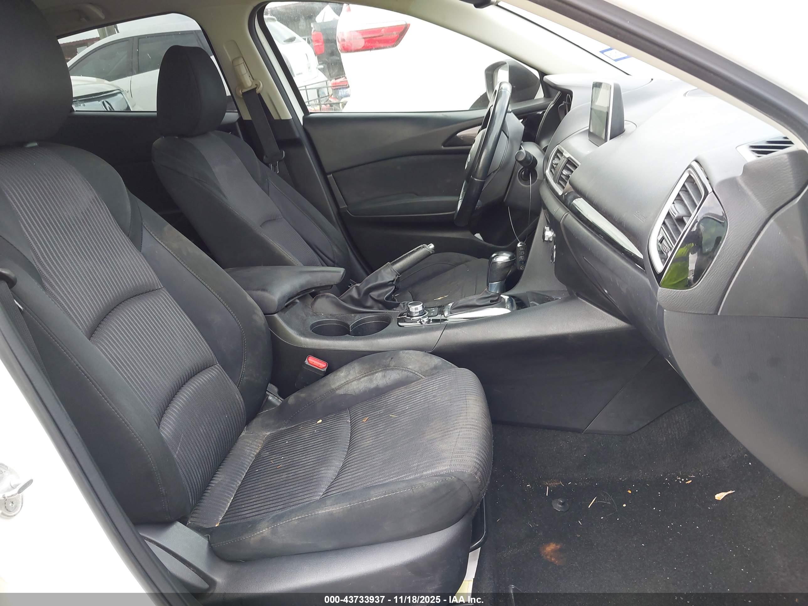 MAZDA MAZDA3 image 5