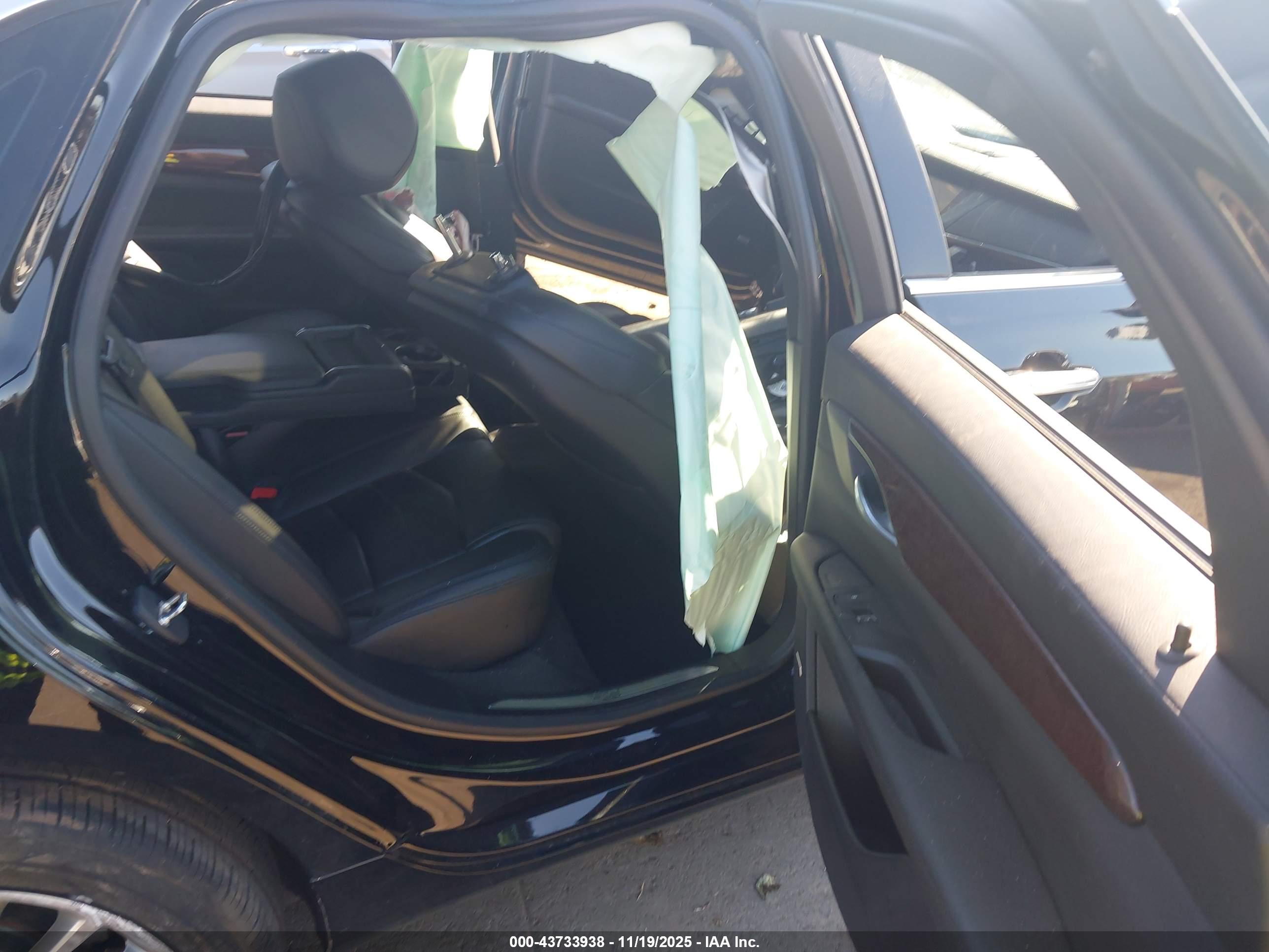 CADILLAC CT6 image 8