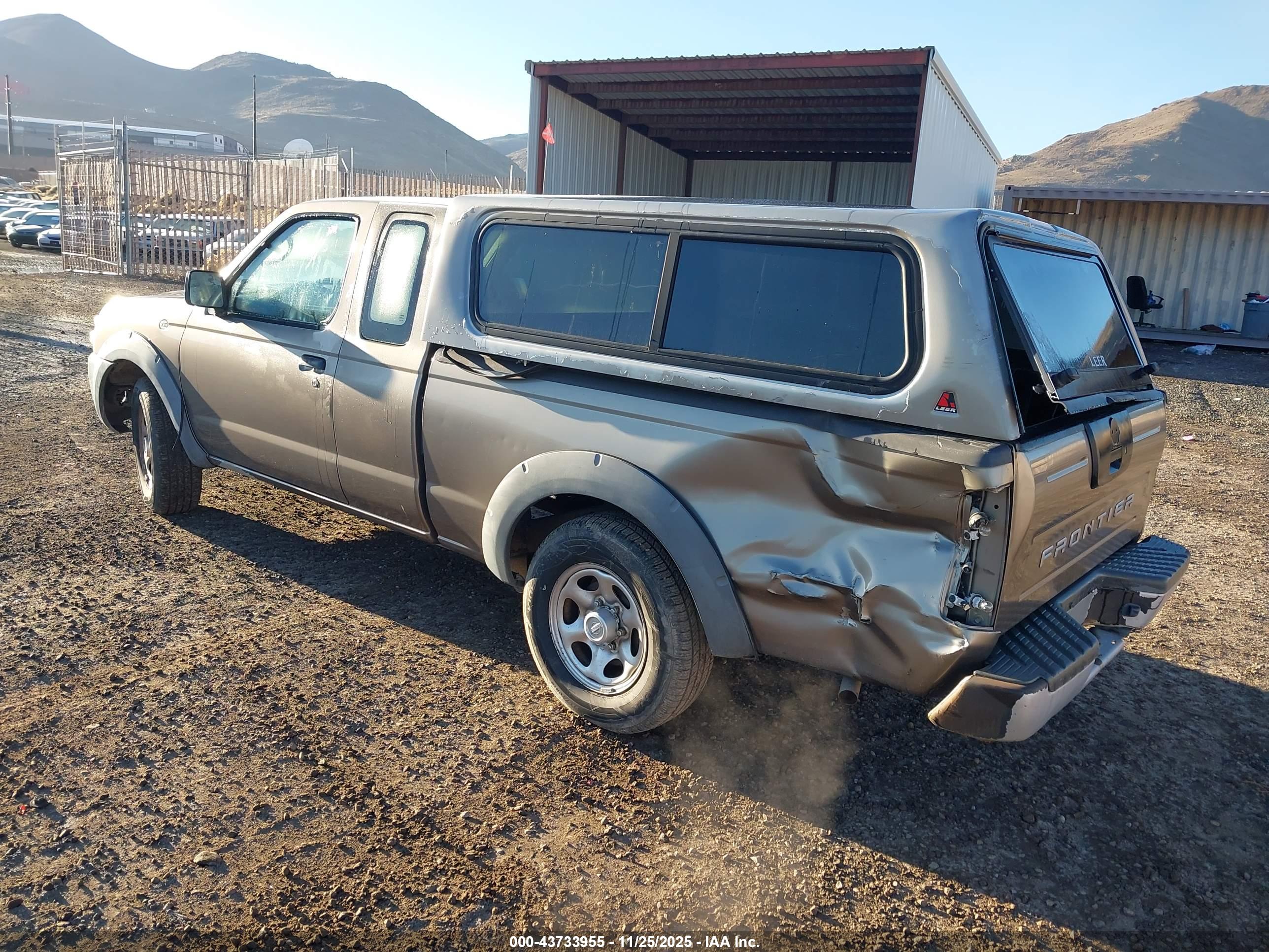 NISSAN FRONTIER image 3
