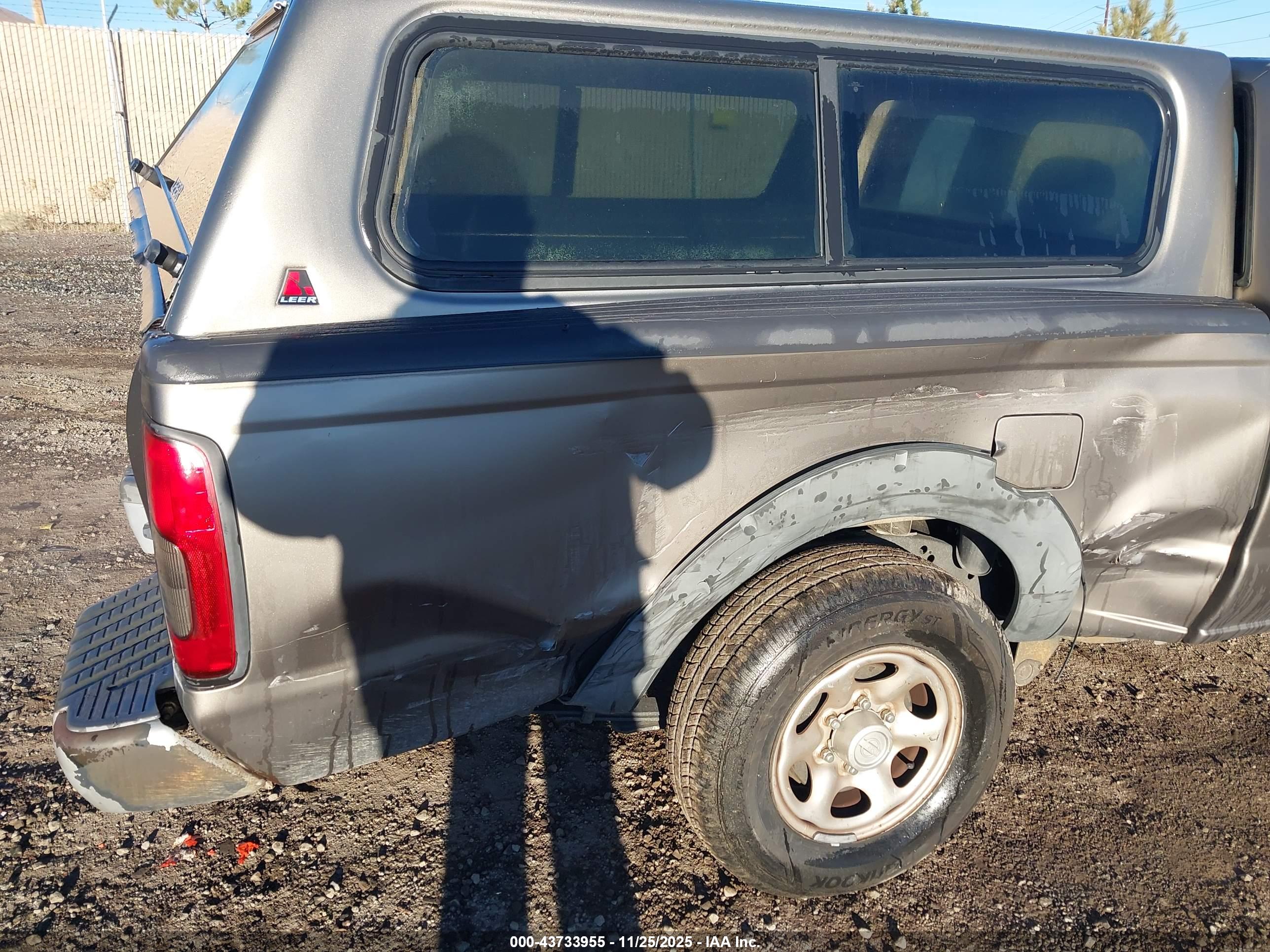NISSAN FRONTIER image 6