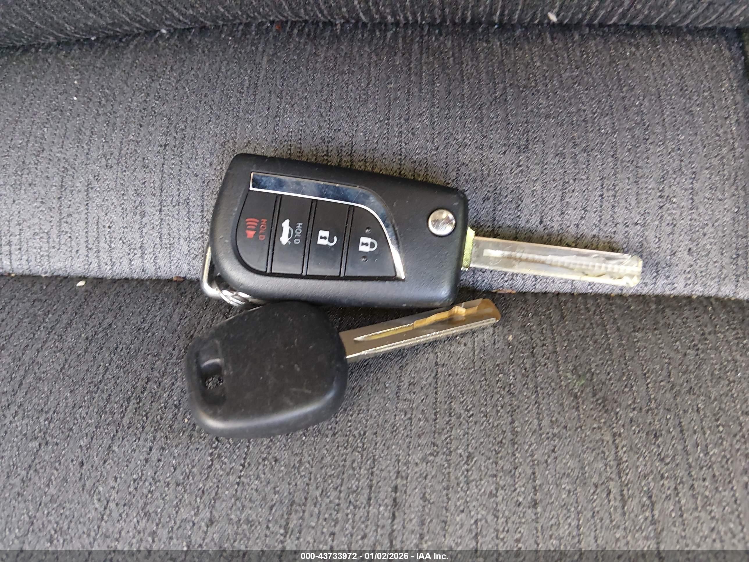 TOYOTA CAMRY image 11