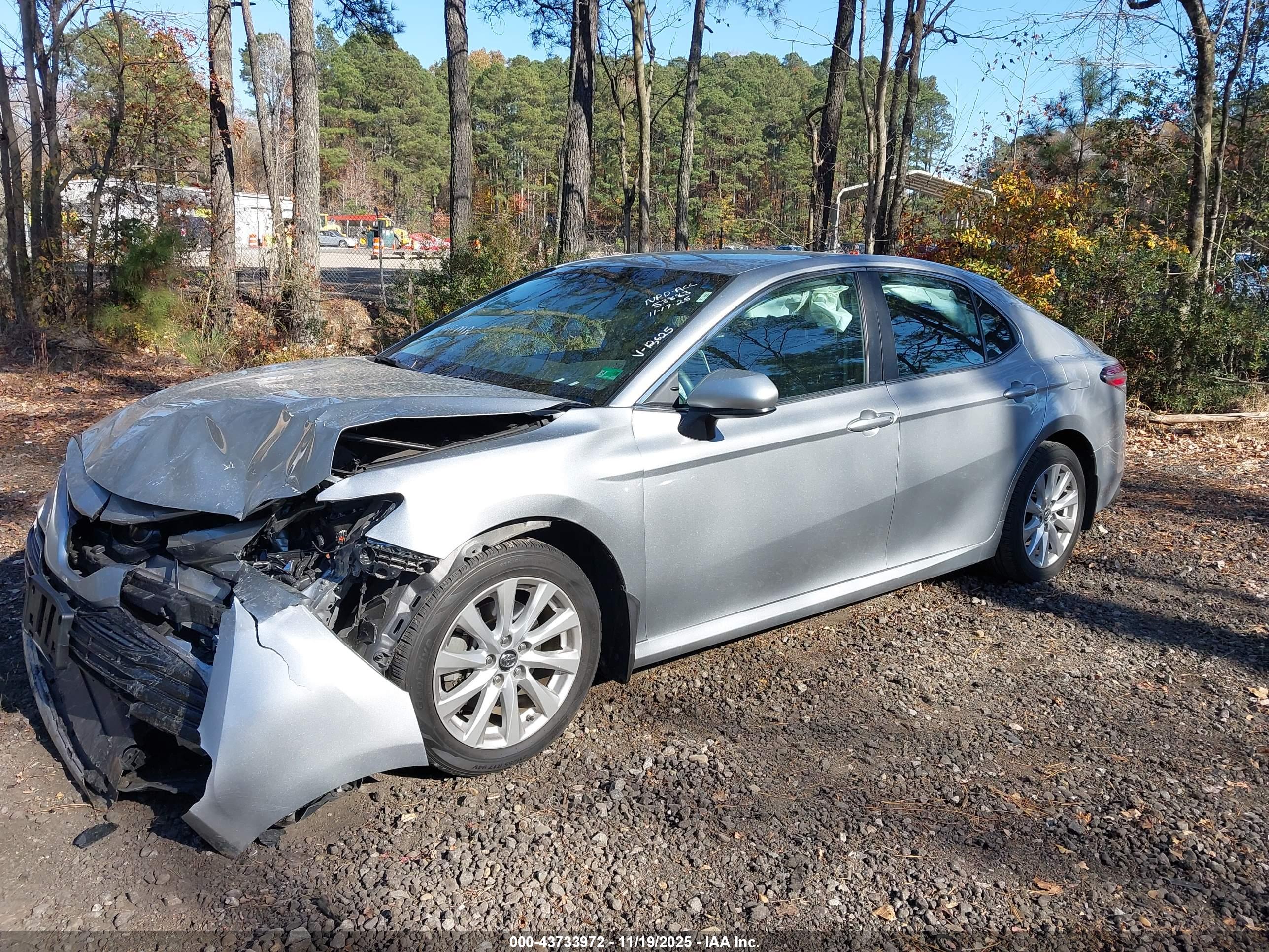 TOYOTA CAMRY image 2