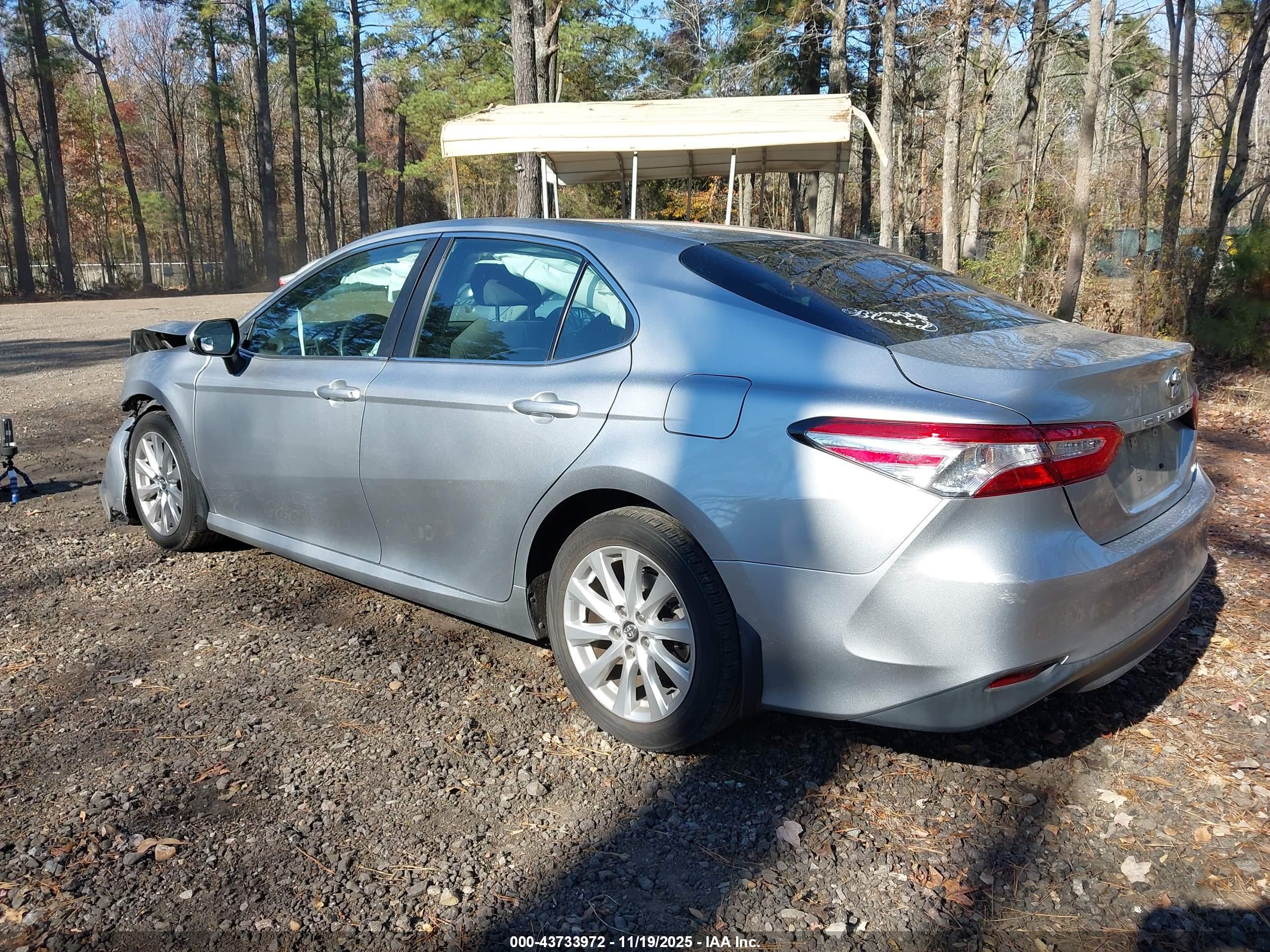 TOYOTA CAMRY image 3