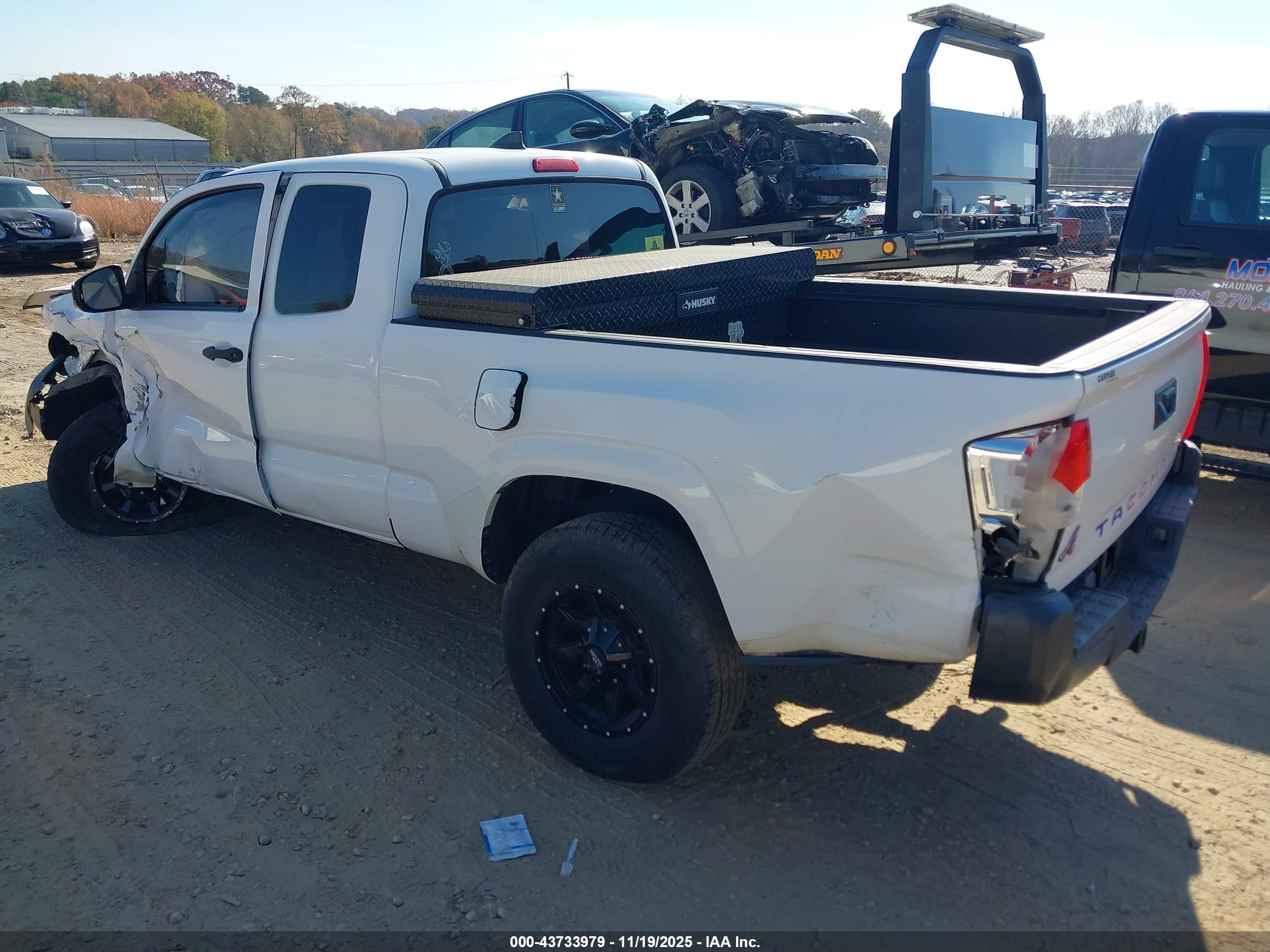 TOYOTA TACOMA image 3