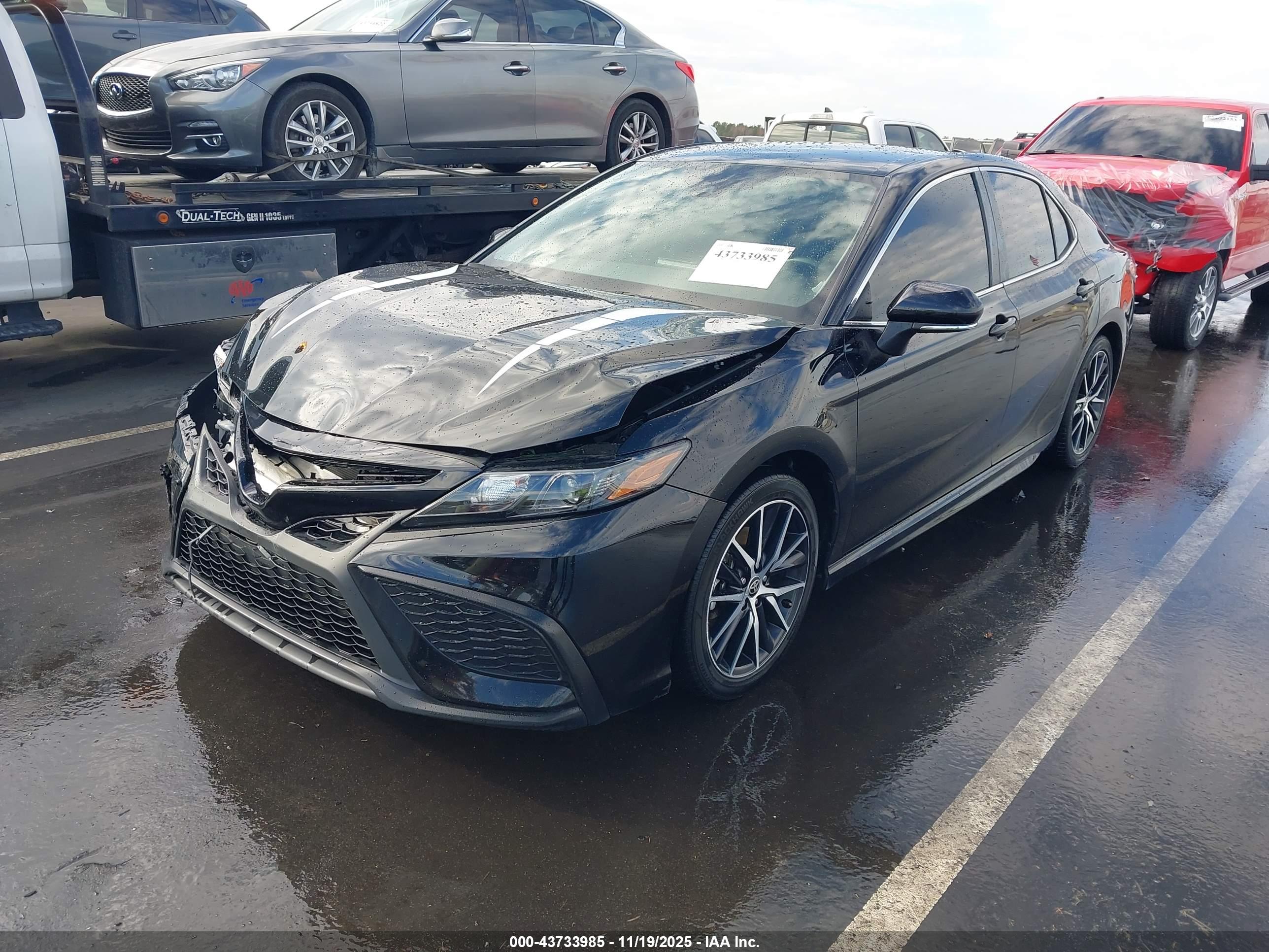 TOYOTA CAMRY image 2