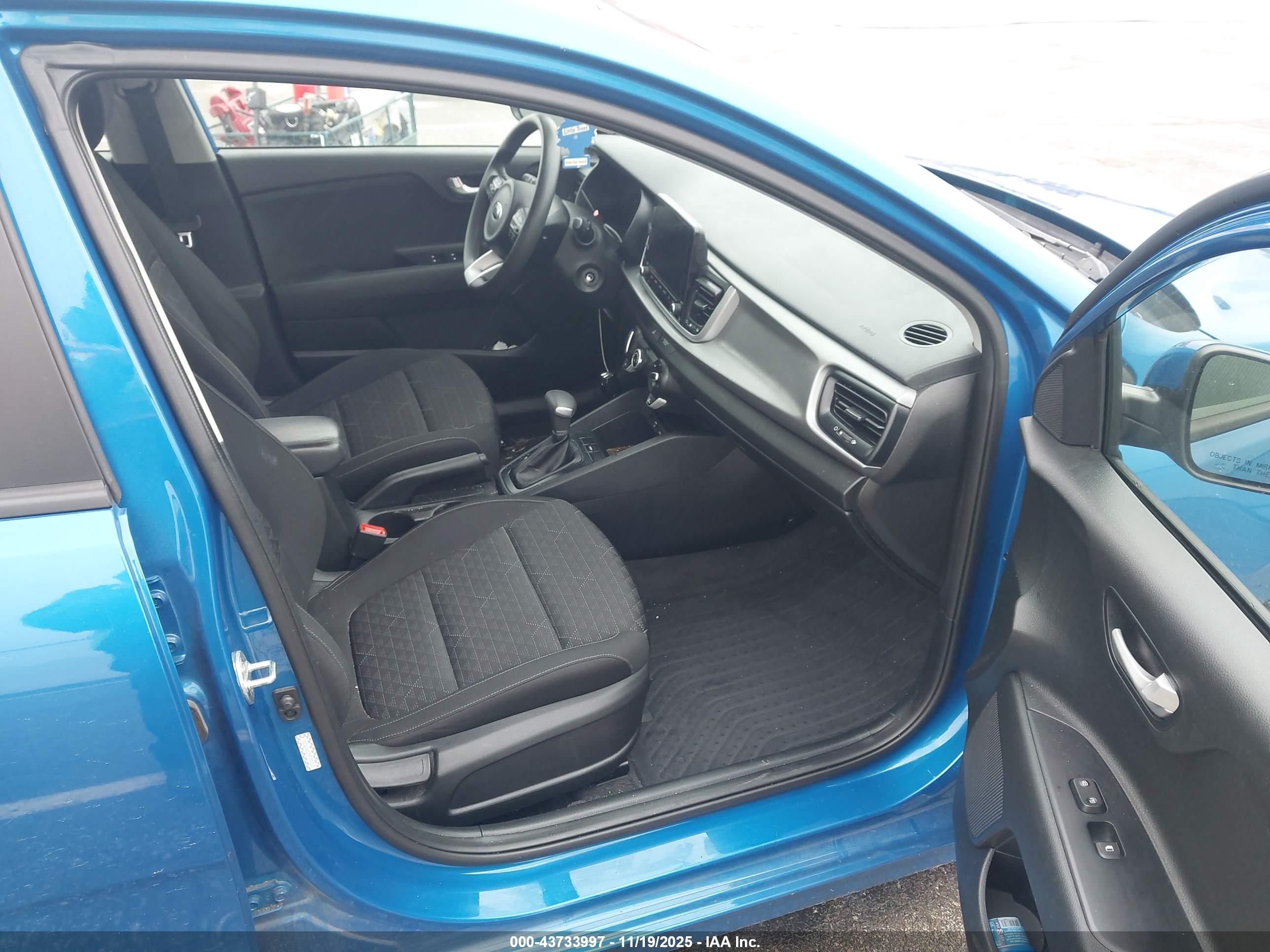 KIA RIO image 5