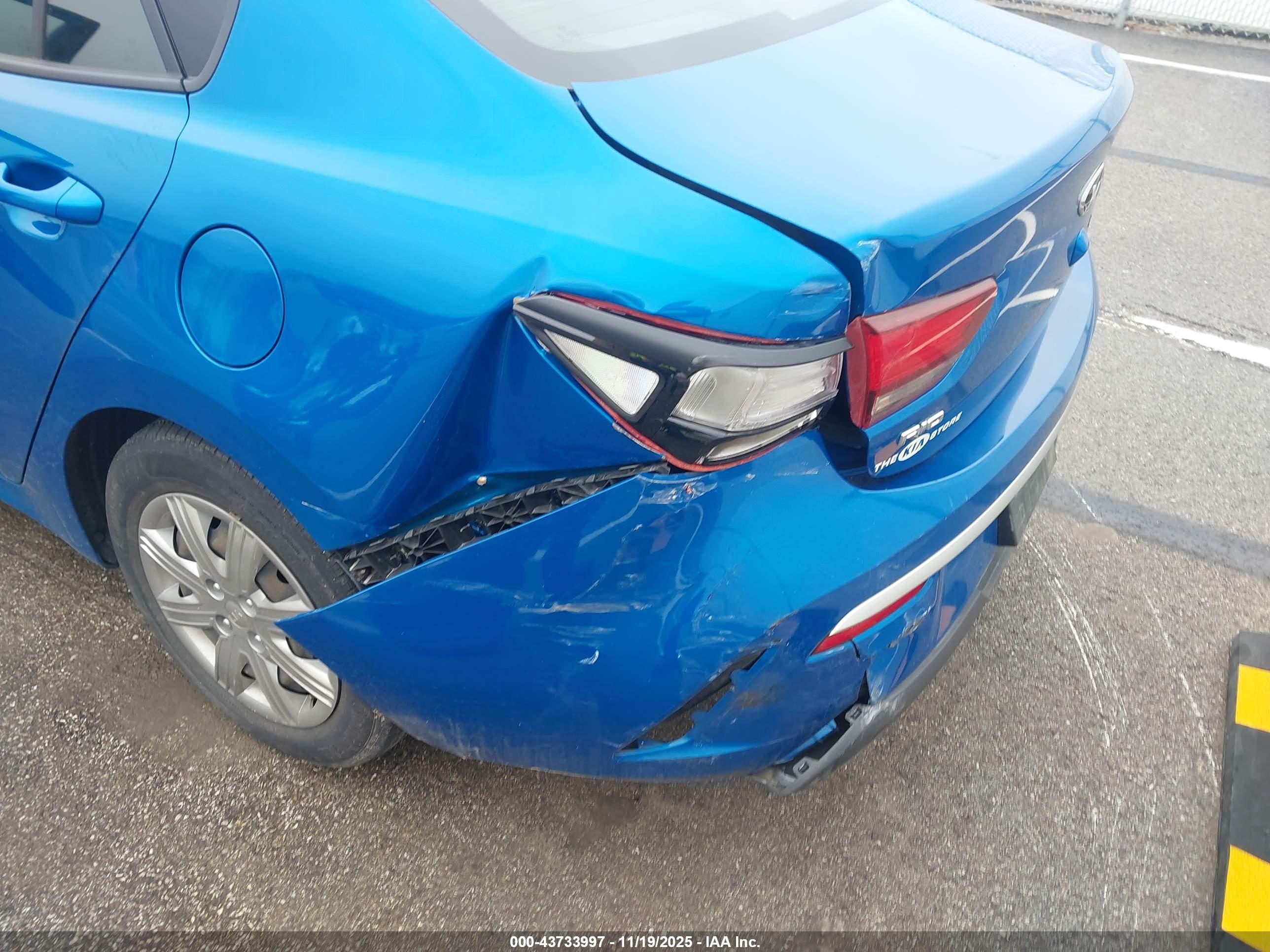 KIA RIO image 6
