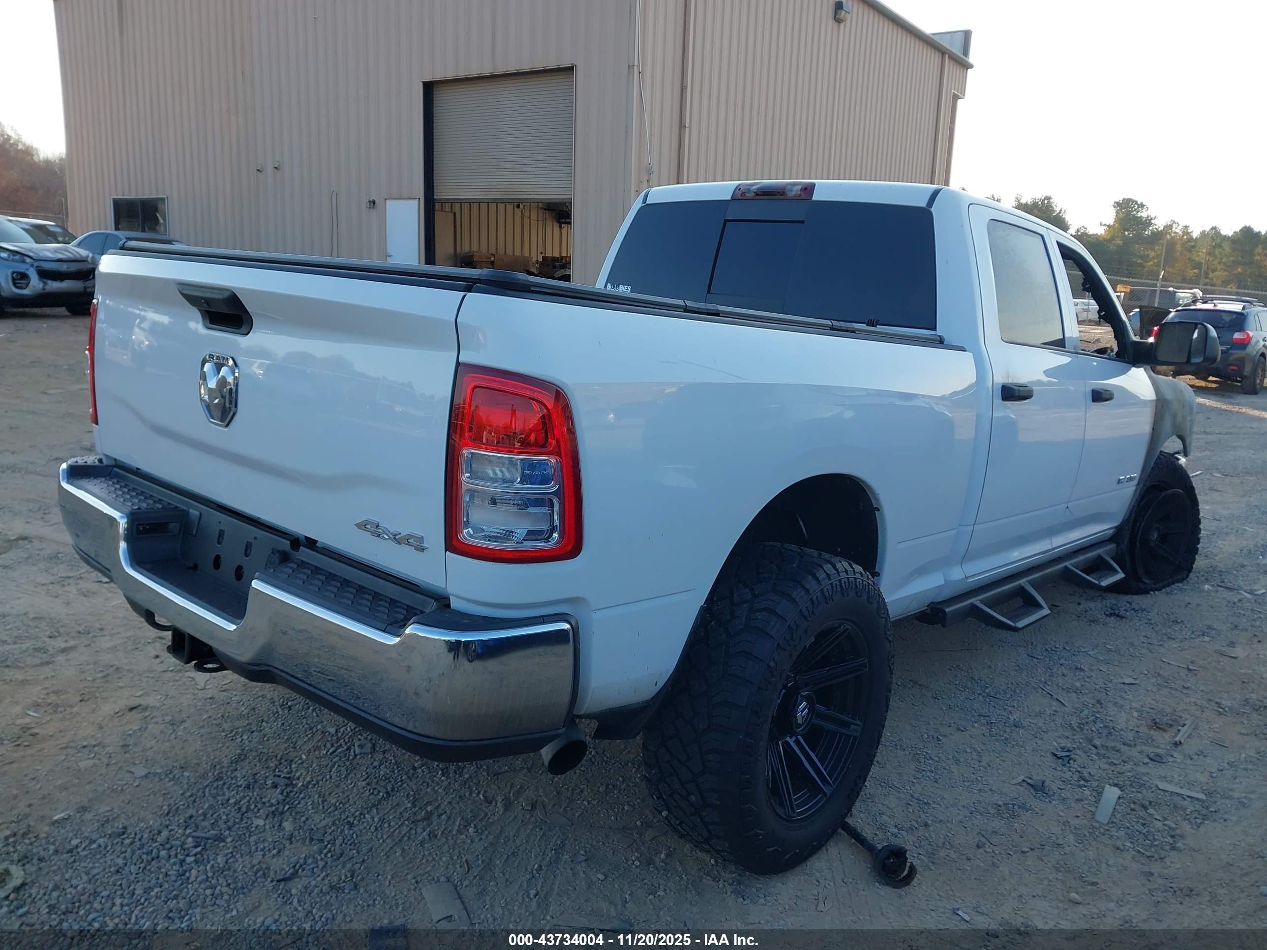 RAM 3500 image 4