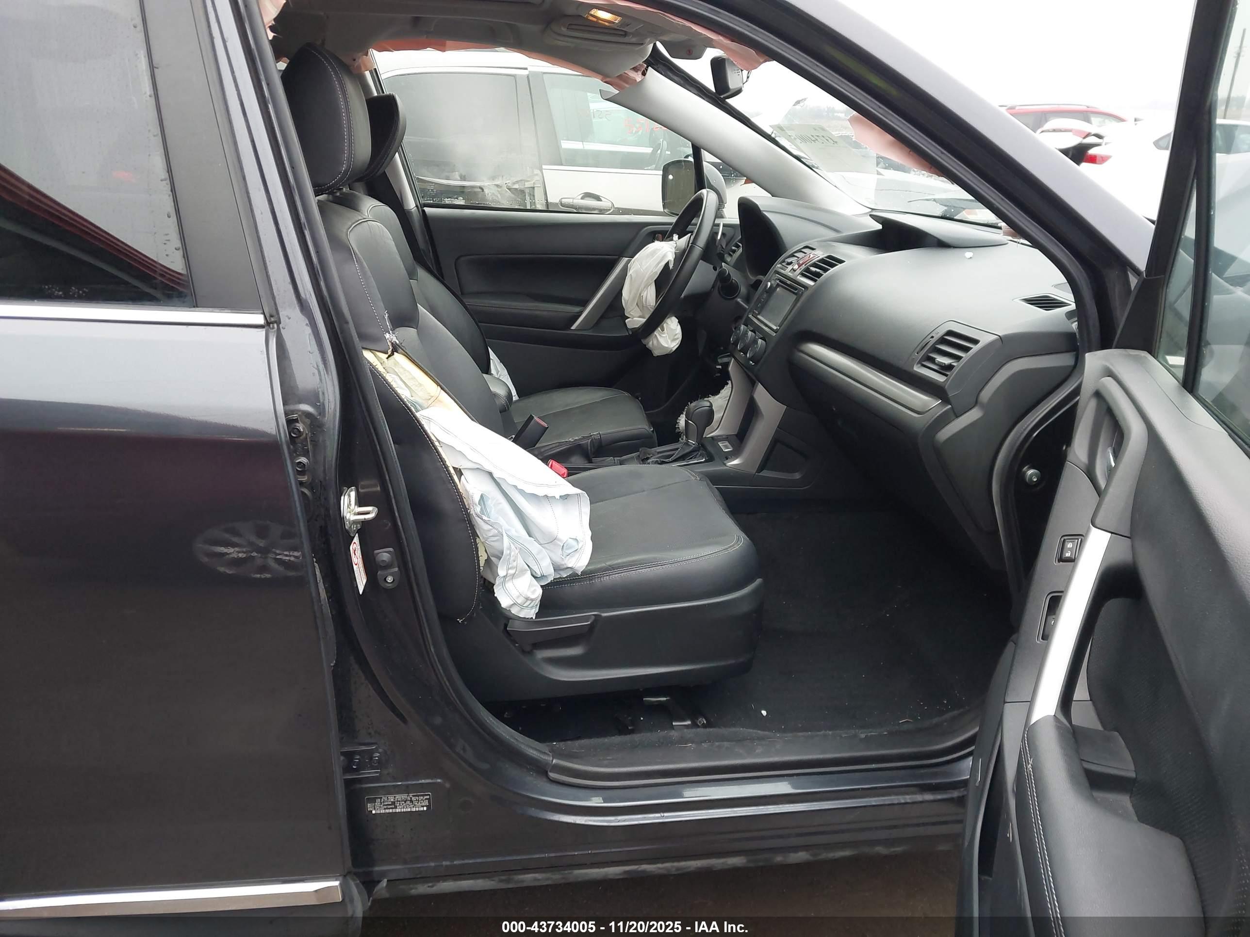 SUBARU FORESTER image 5